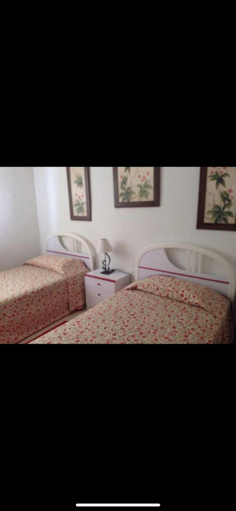 Chalet pareado frente al mar