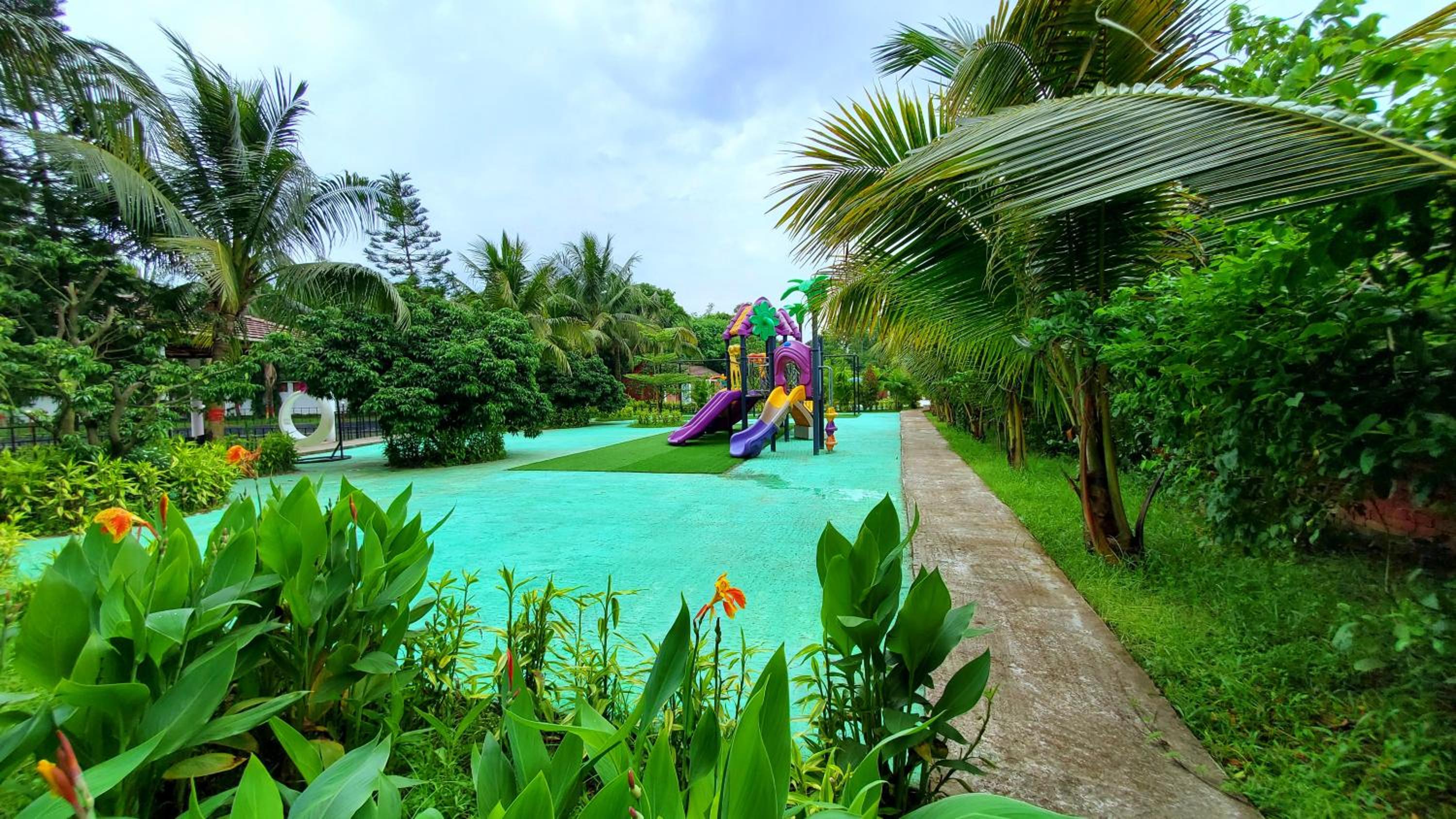 Kokomo Sunset Resort