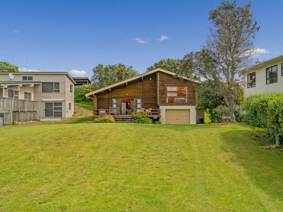 Boltons Bach - Whangapoua Bach view 2