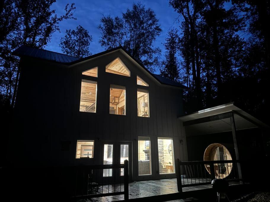 The New Romantic Moonlight Dream Cabin!
