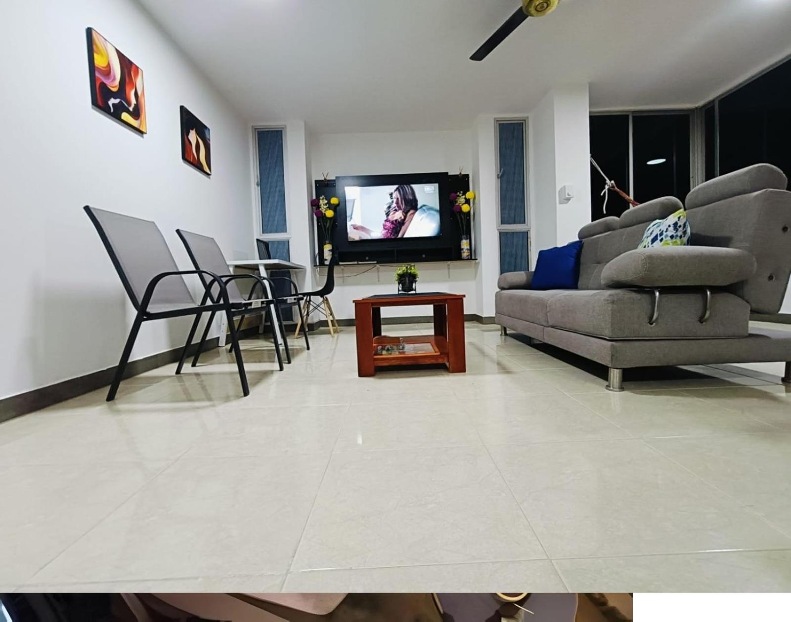 El Rodadero Hermoso Apartamento a 50m de la playa ven descansa o trabajar