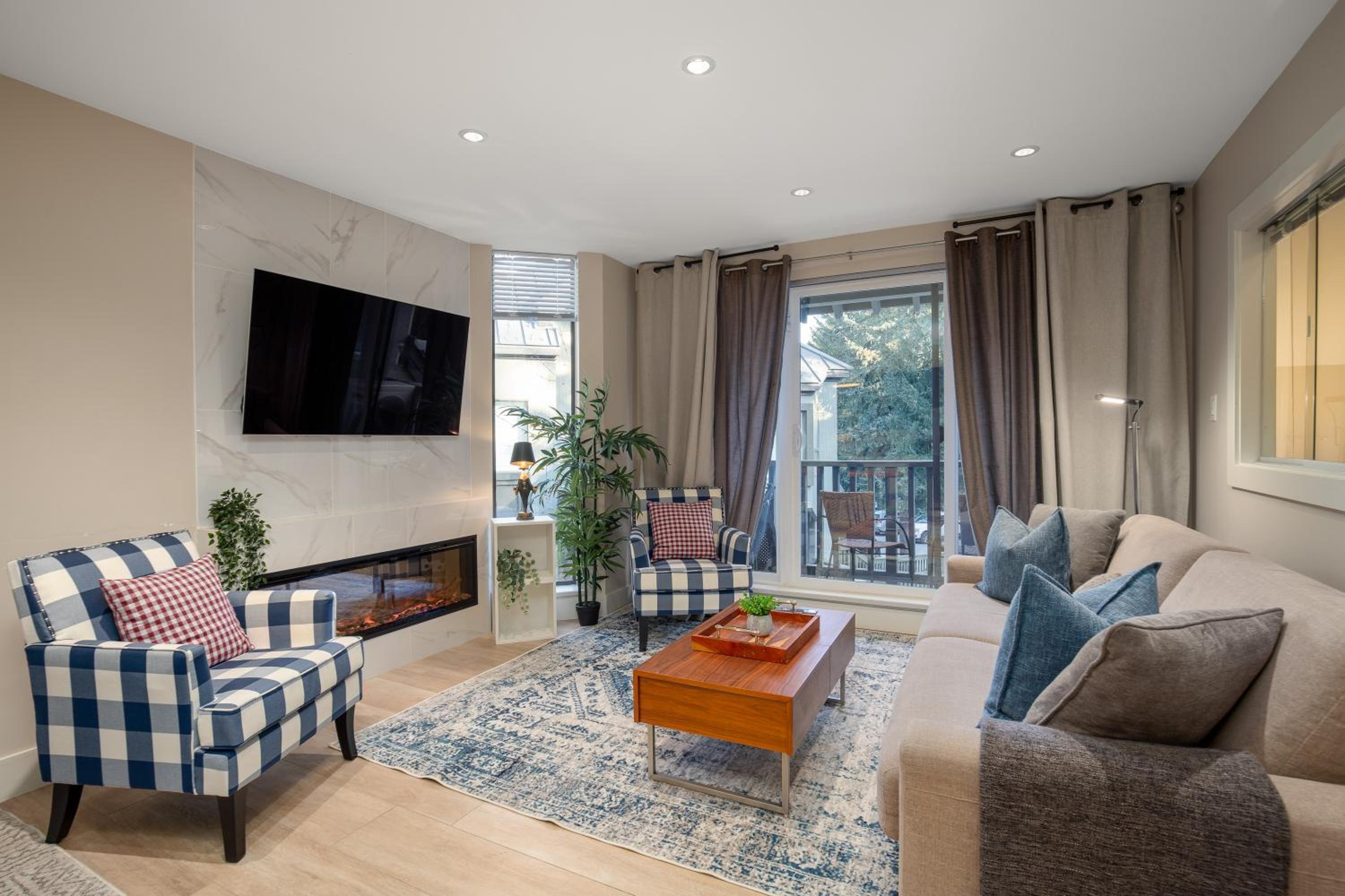 1BR plus Two Dens in The Gables, Epic Location Near Gondolas, Private Balcony, Fireplace, Parking