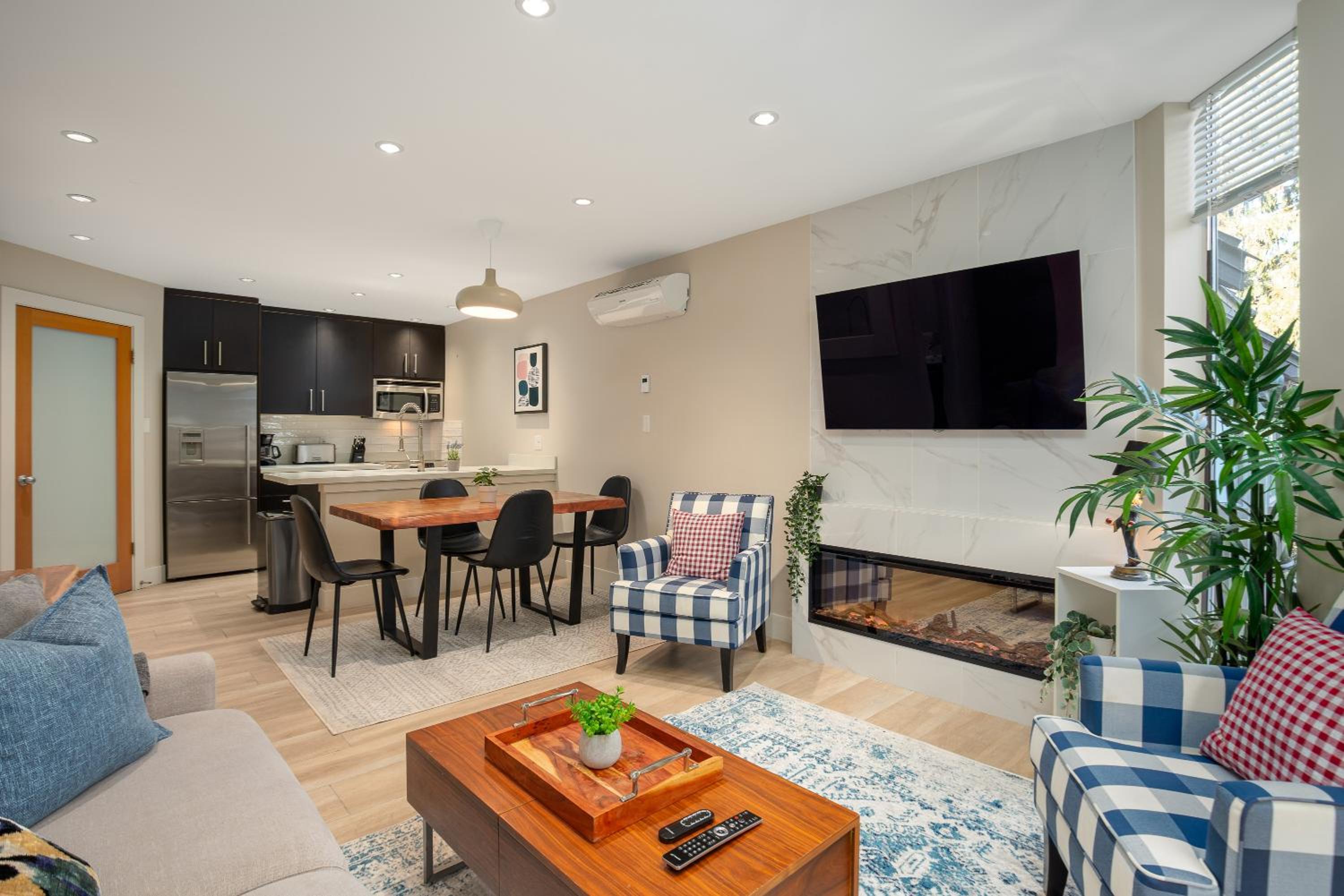 1BR plus Two Dens in The Gables, Epic Location Near Gondolas, Private Balcony, Fireplace, Parking