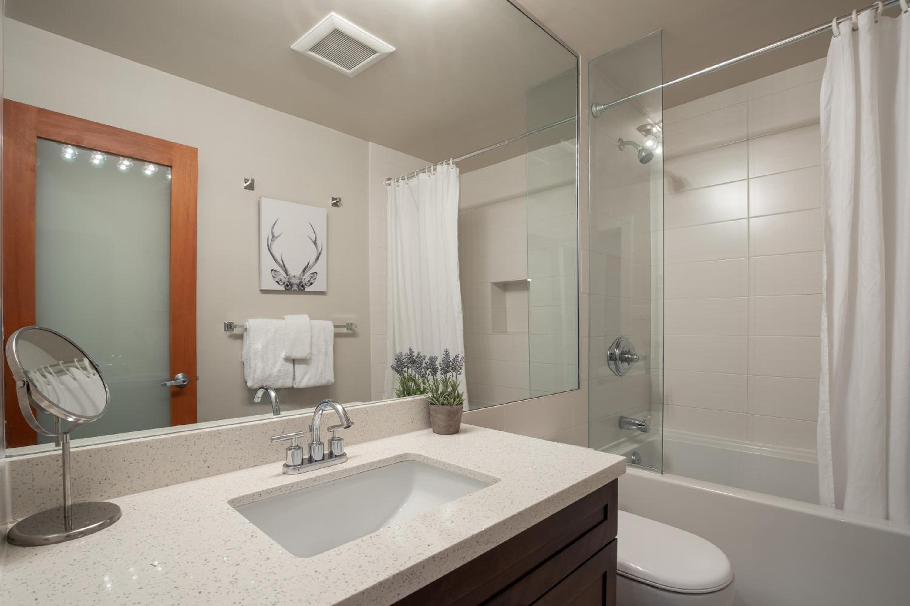 1BR plus Two Dens in The Gables, Epic Location Near Gondolas, Private Balcony, Fireplace, Parking