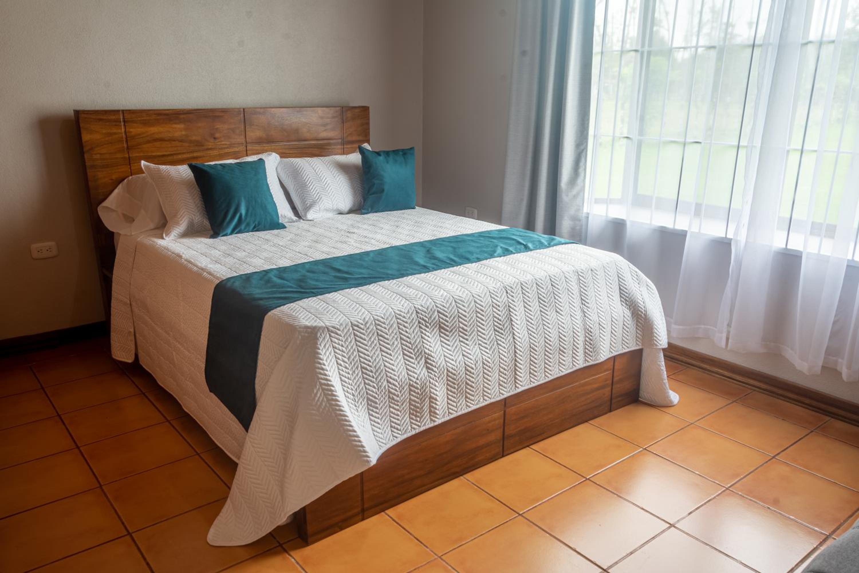 Casa Roble Fortuna