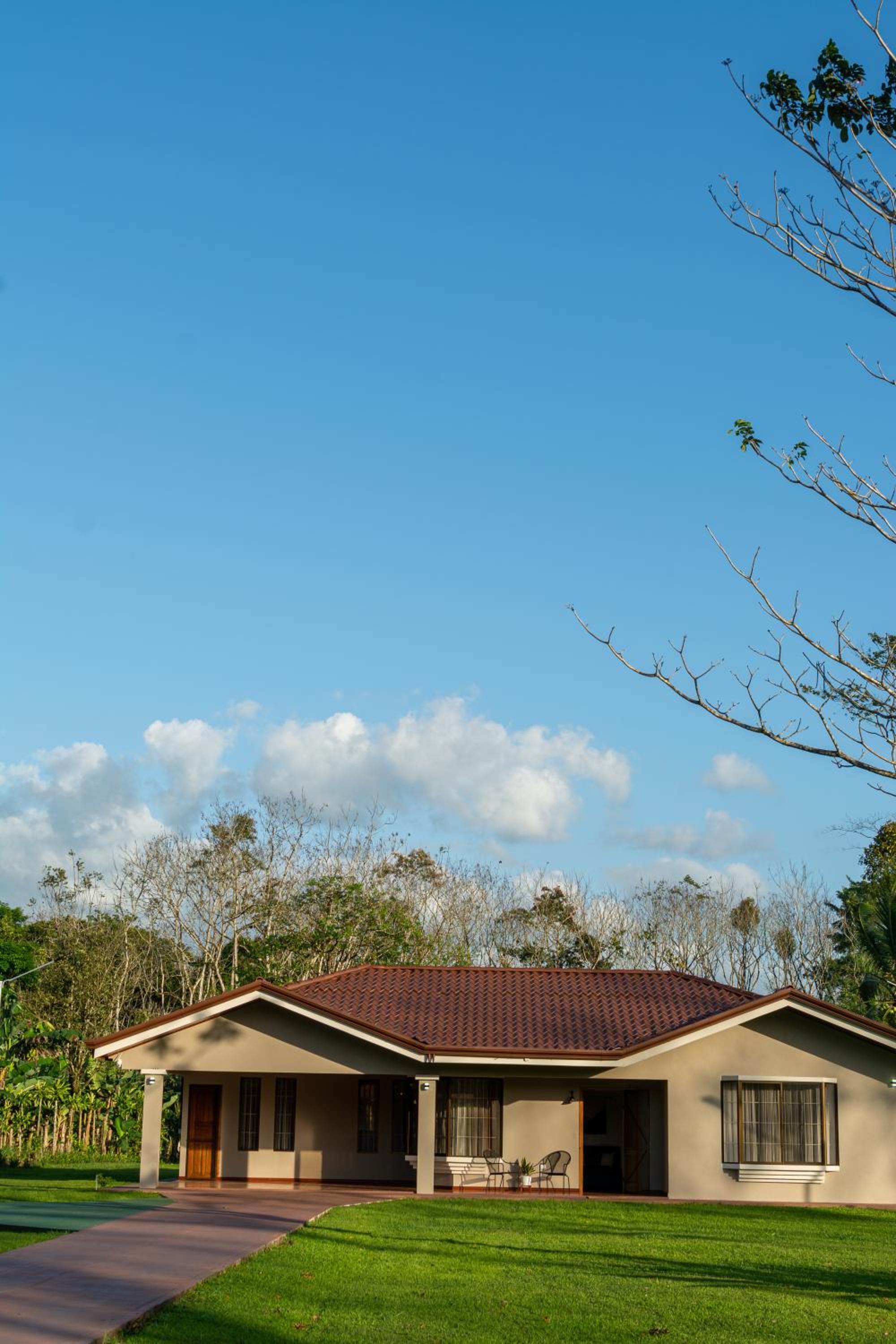 Casa Roble Fortuna