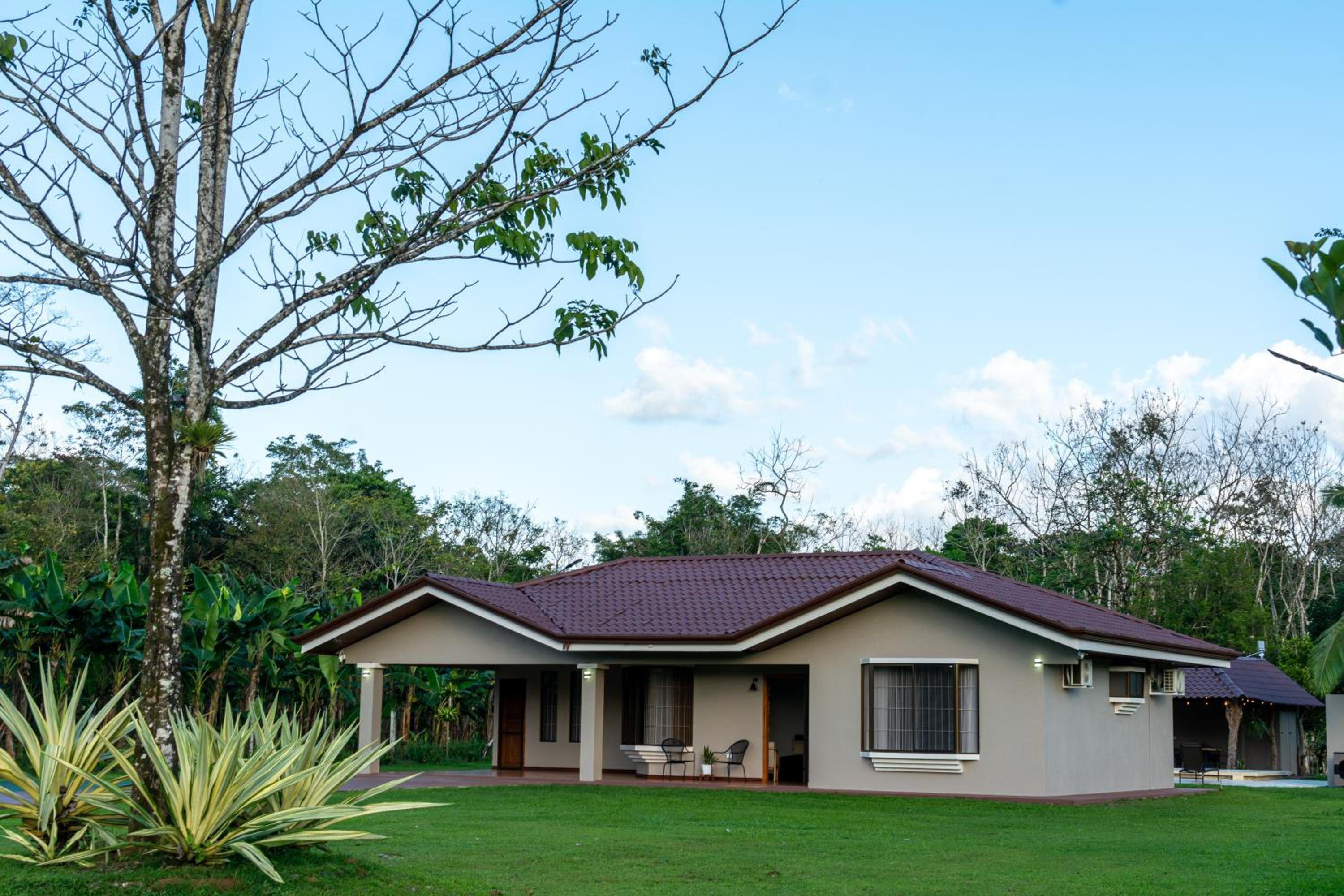 Casa Roble Fortuna