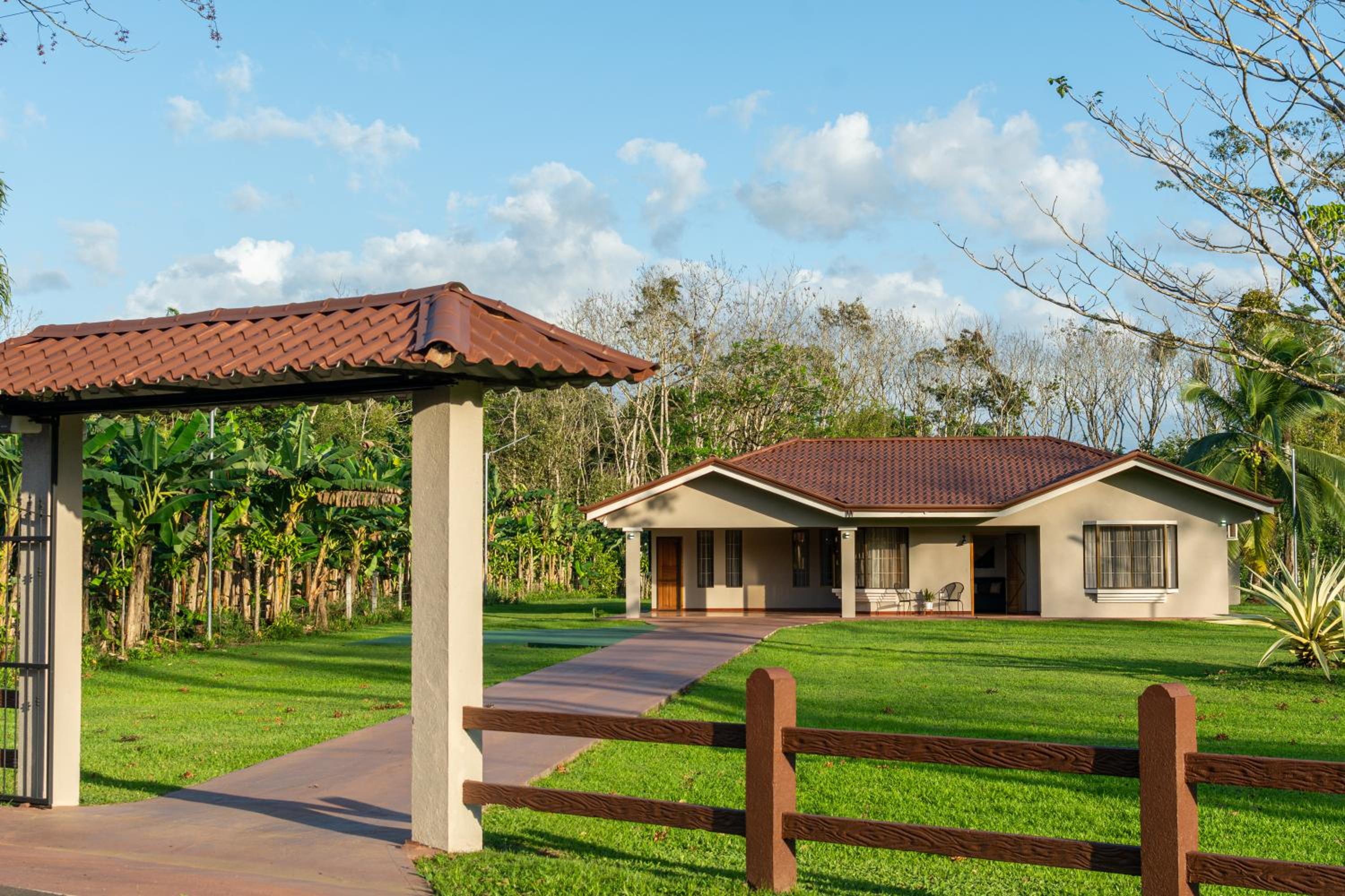 Casa Roble Fortuna