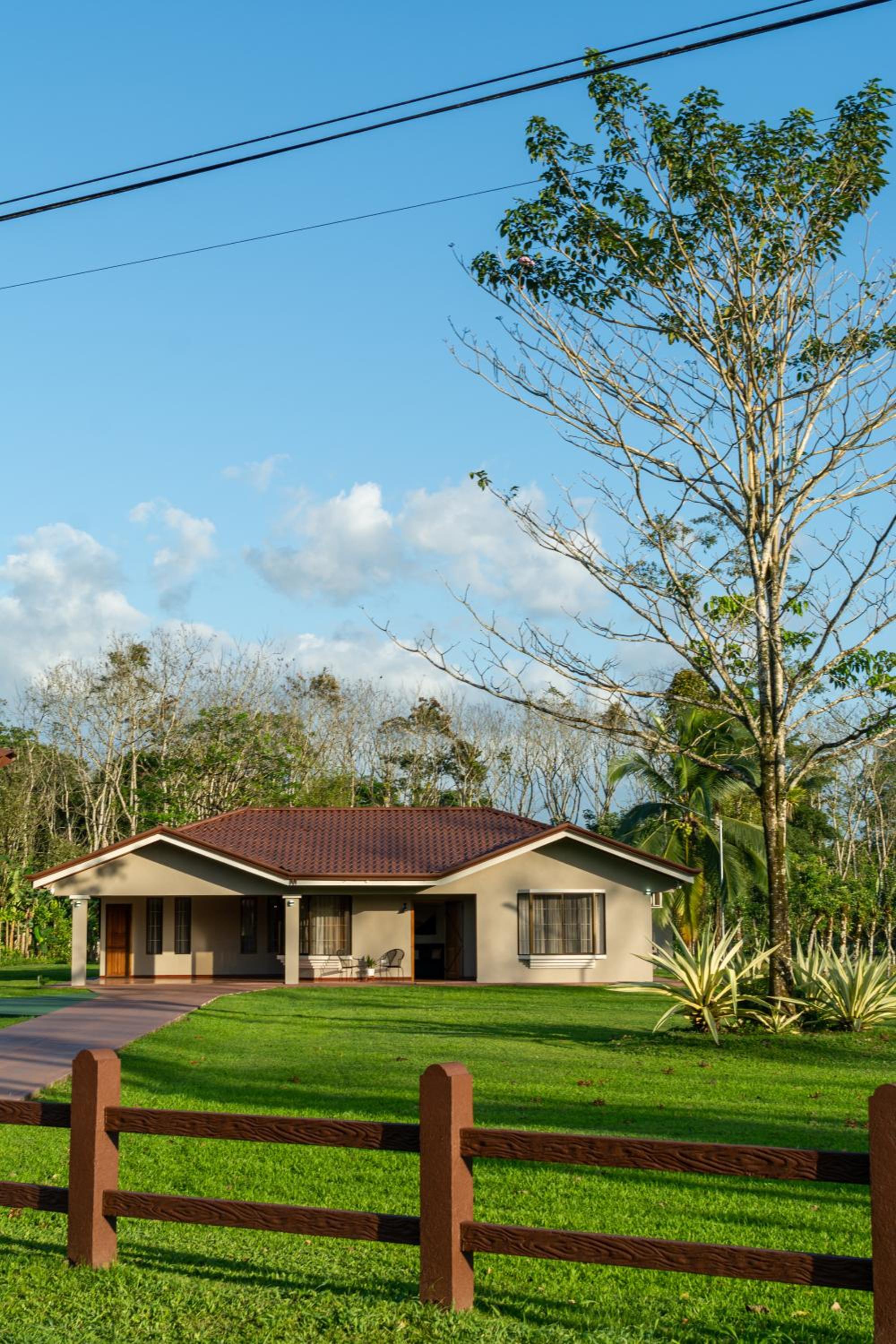 Casa Roble Fortuna