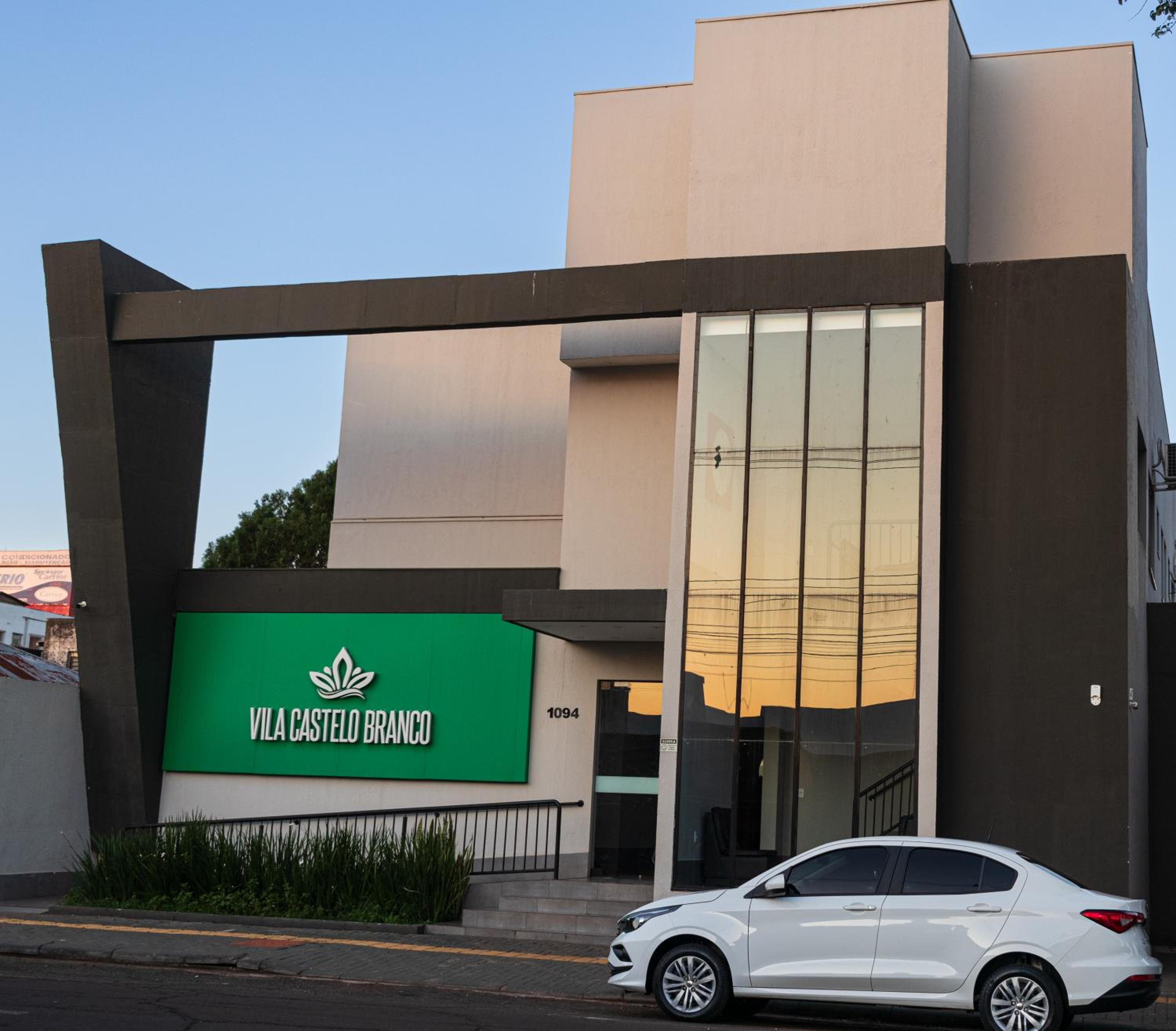 Vila Castelo Residencial no Centro de Foz