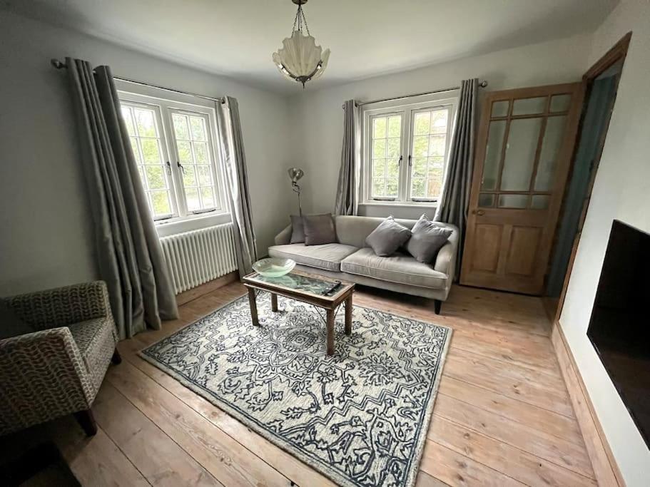 The Cottage, Marlow