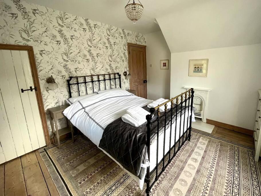 The Cottage, Marlow