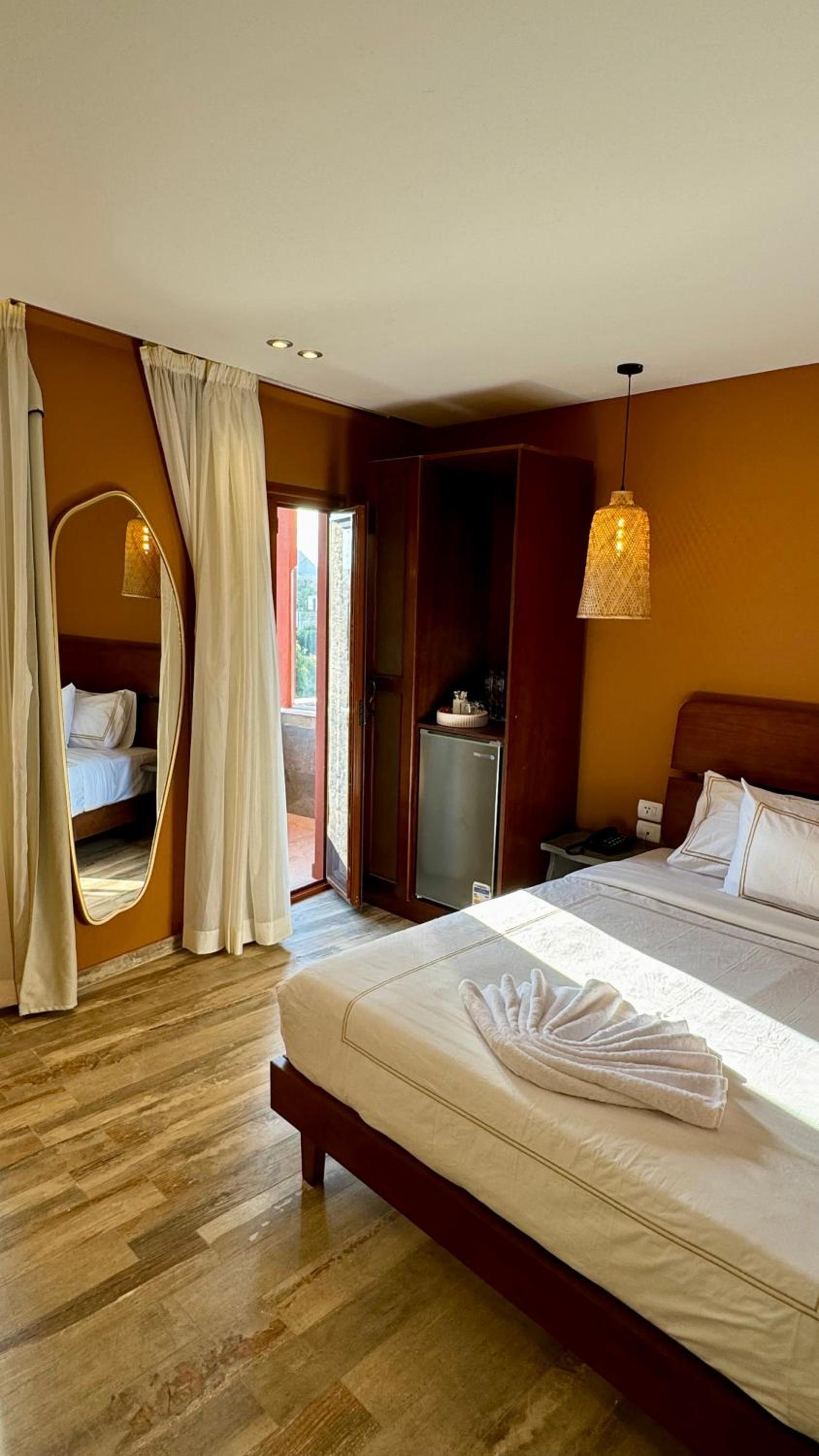 Almas Pyramids View Hotel