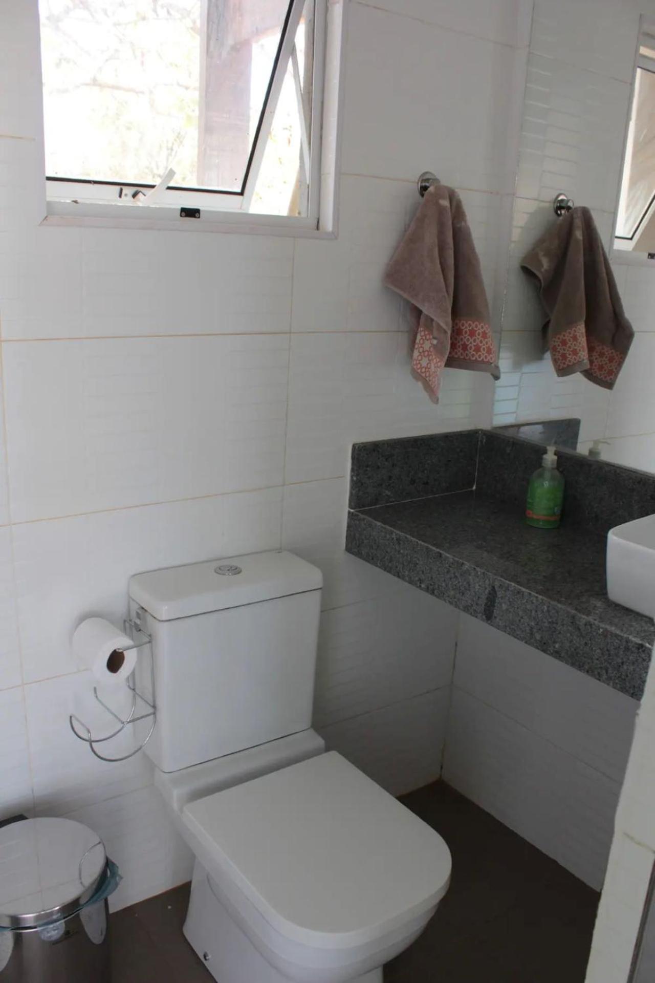 Casa na fazenda inteira ou quartos individuais no Hostel Recanto da Felicidade Paraopeba