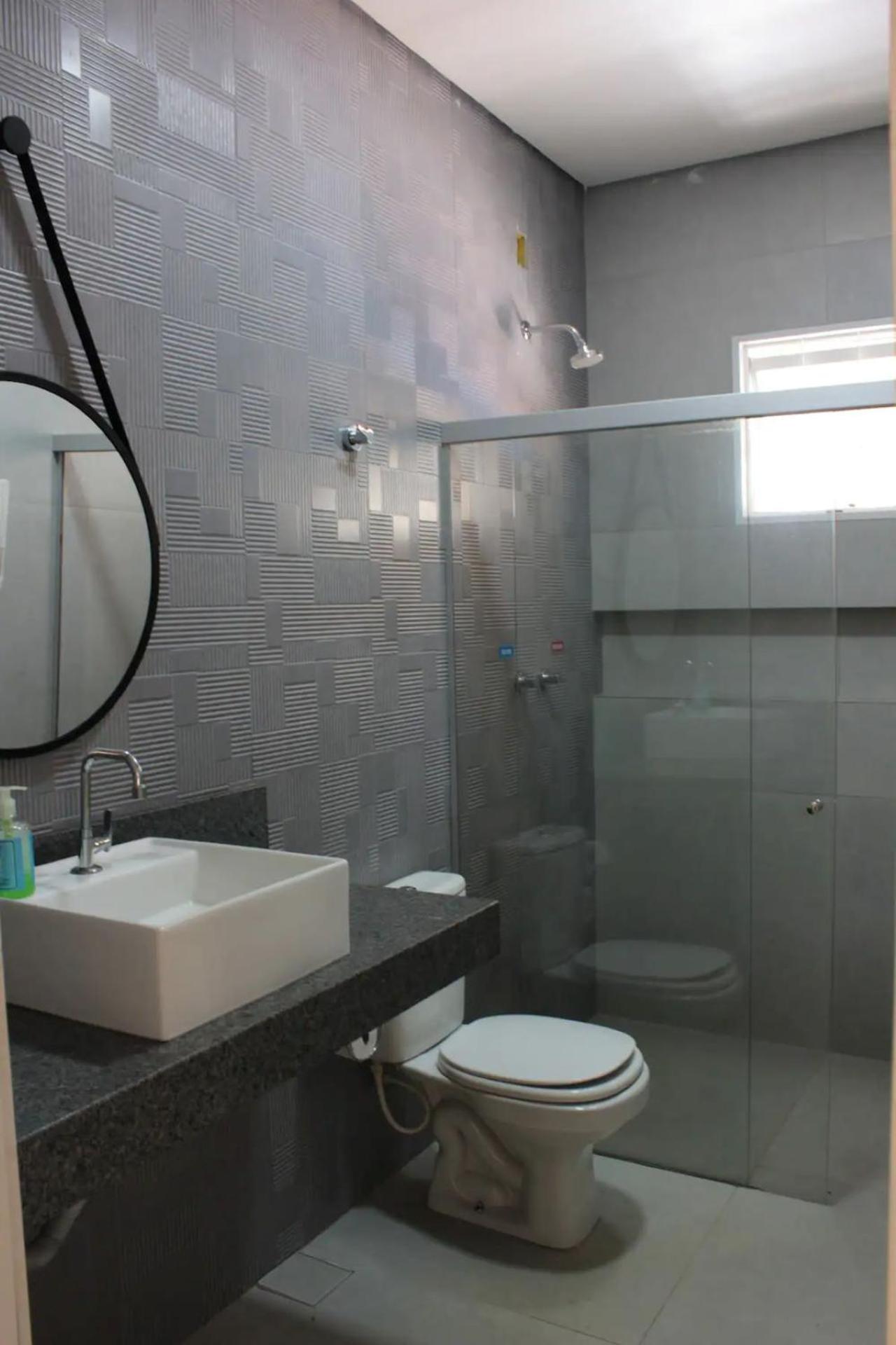 Casa na fazenda inteira ou quartos individuais no Hostel Recanto da Felicidade Paraopeba