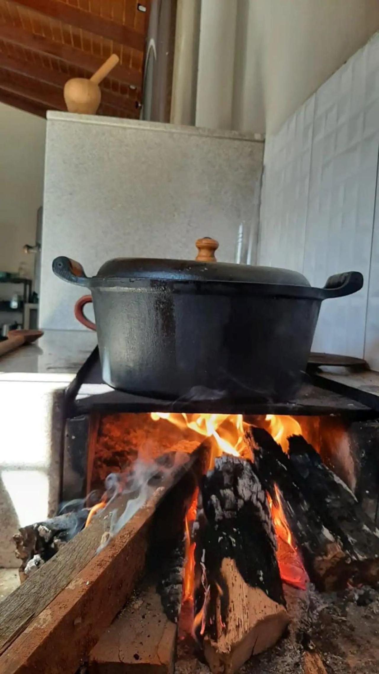 Casa na fazenda inteira ou quartos individuais no Hostel Recanto da Felicidade Paraopeba