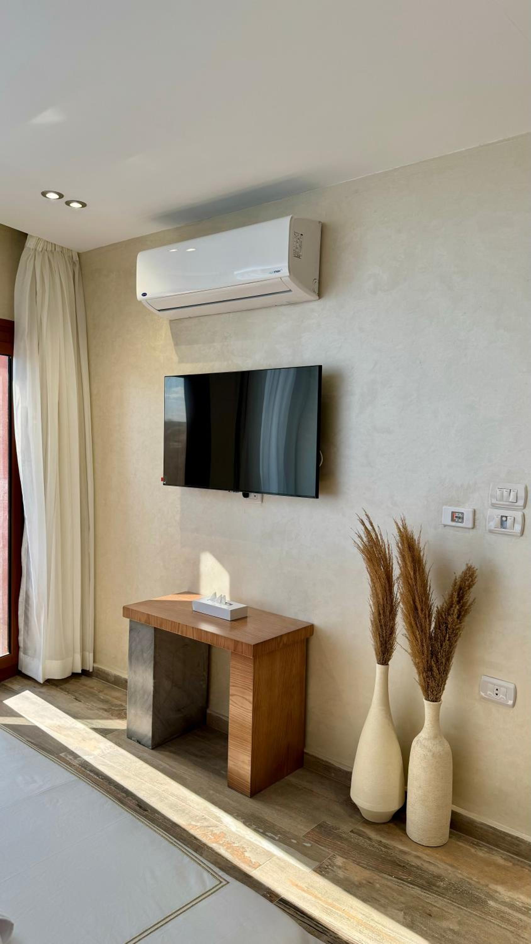 Almas Pyramids View Hotel