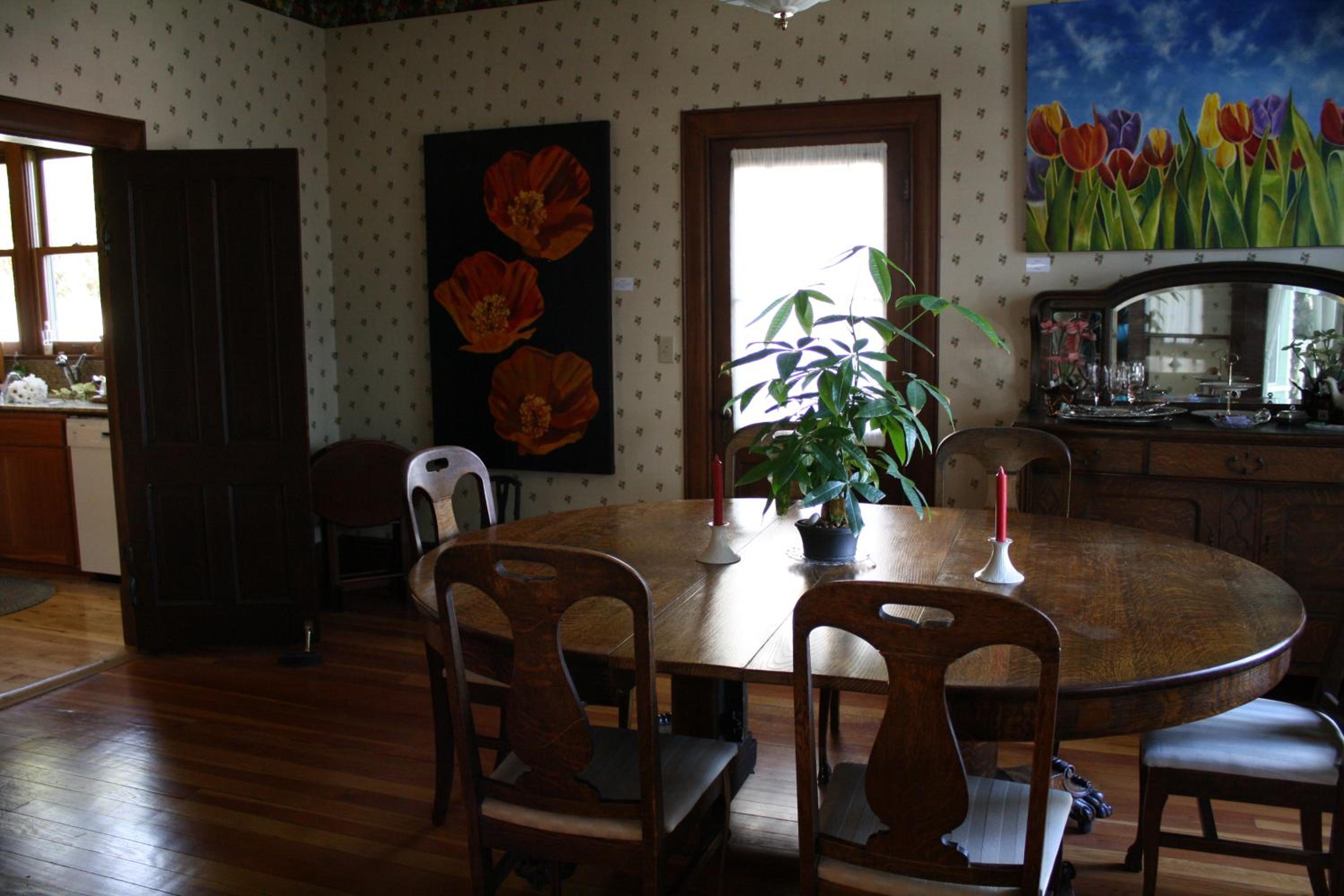 Nightingales Inn