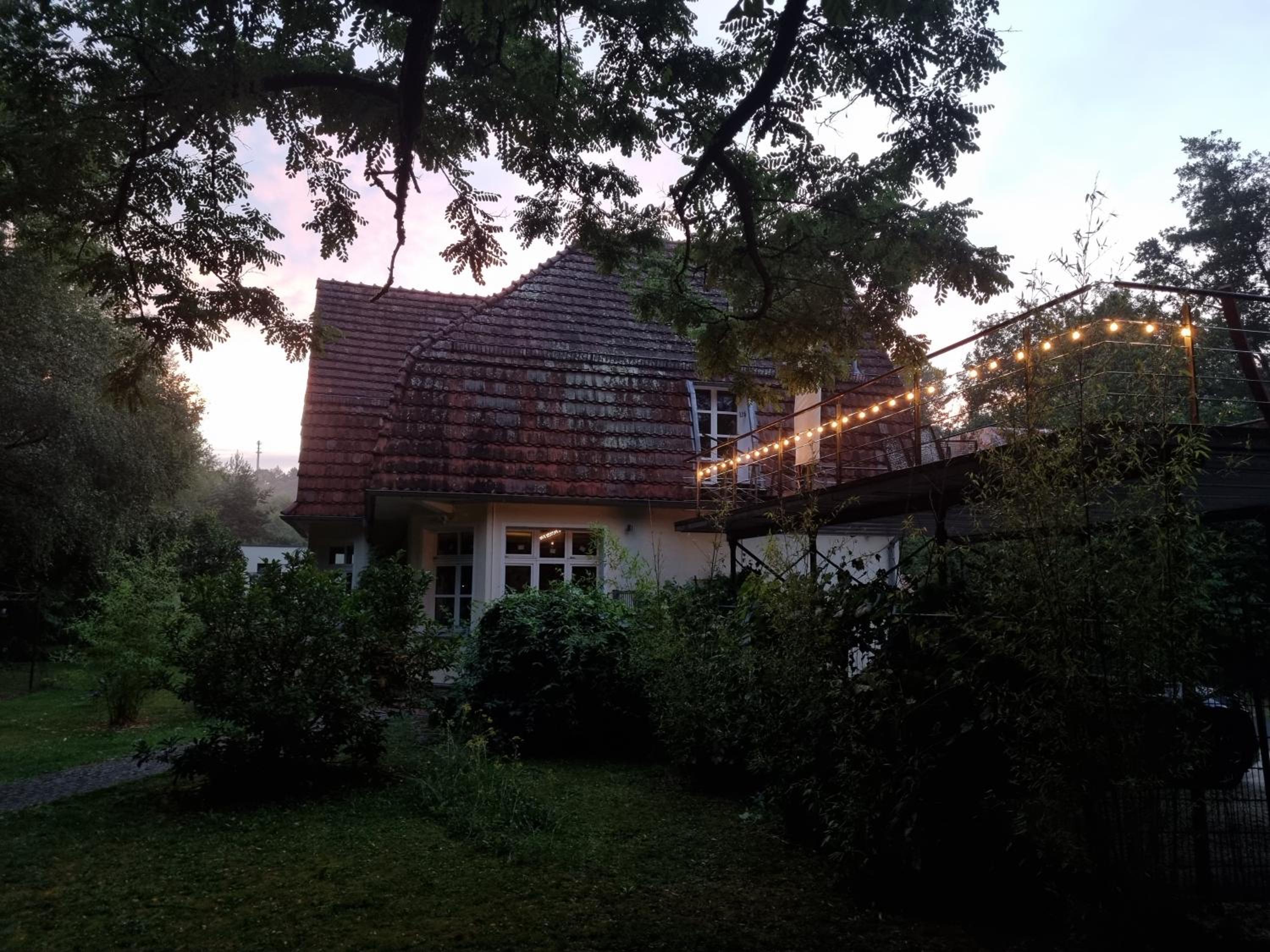 Klimaanlage, 5 Sterne Bahnhoftraum, 200qm Appartement 