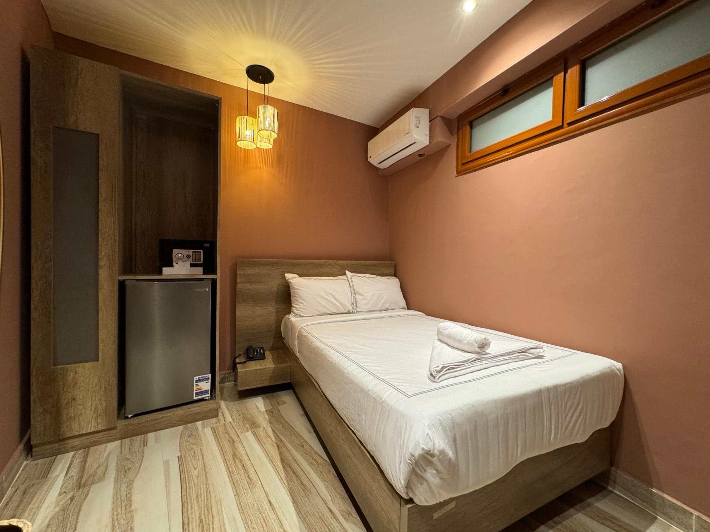 Almas Pyramids View Hotel