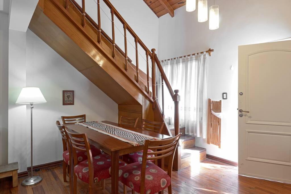 Lindísimo y tradicional duplex en complejo privado
