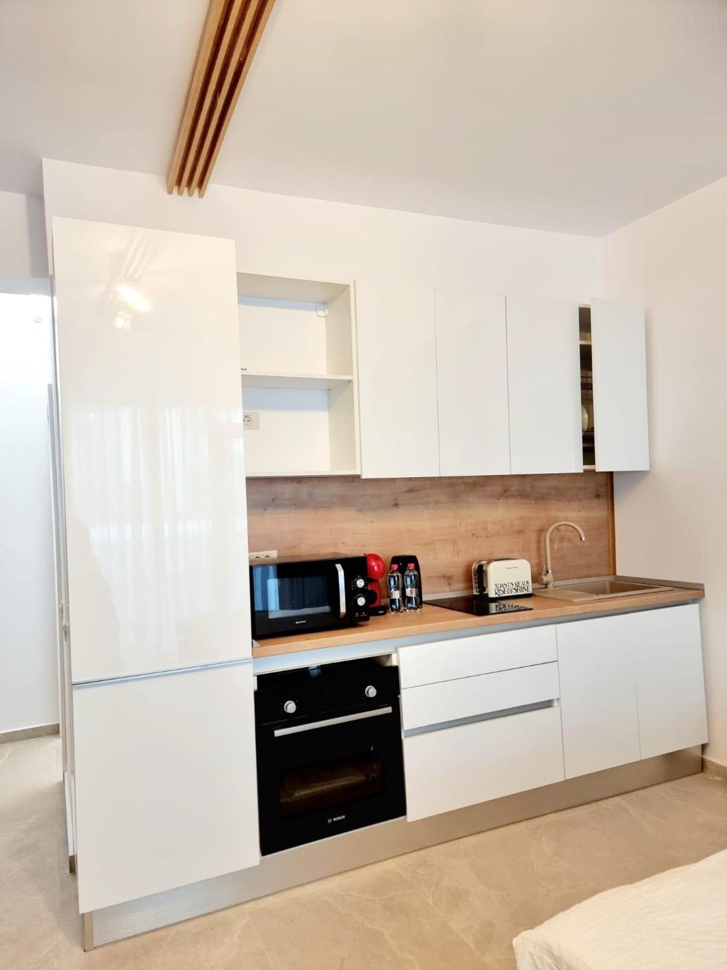 Sara - Endless Summer Mamaia Nord Apartaments