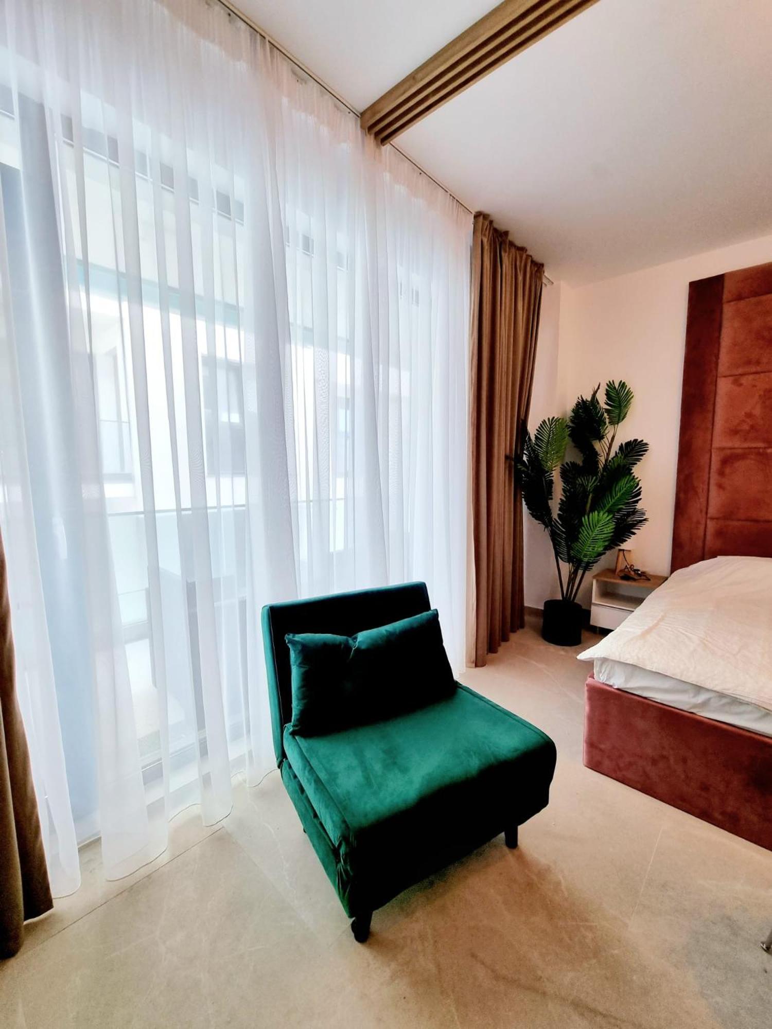 Sara - Endless Summer Mamaia Nord Apartaments