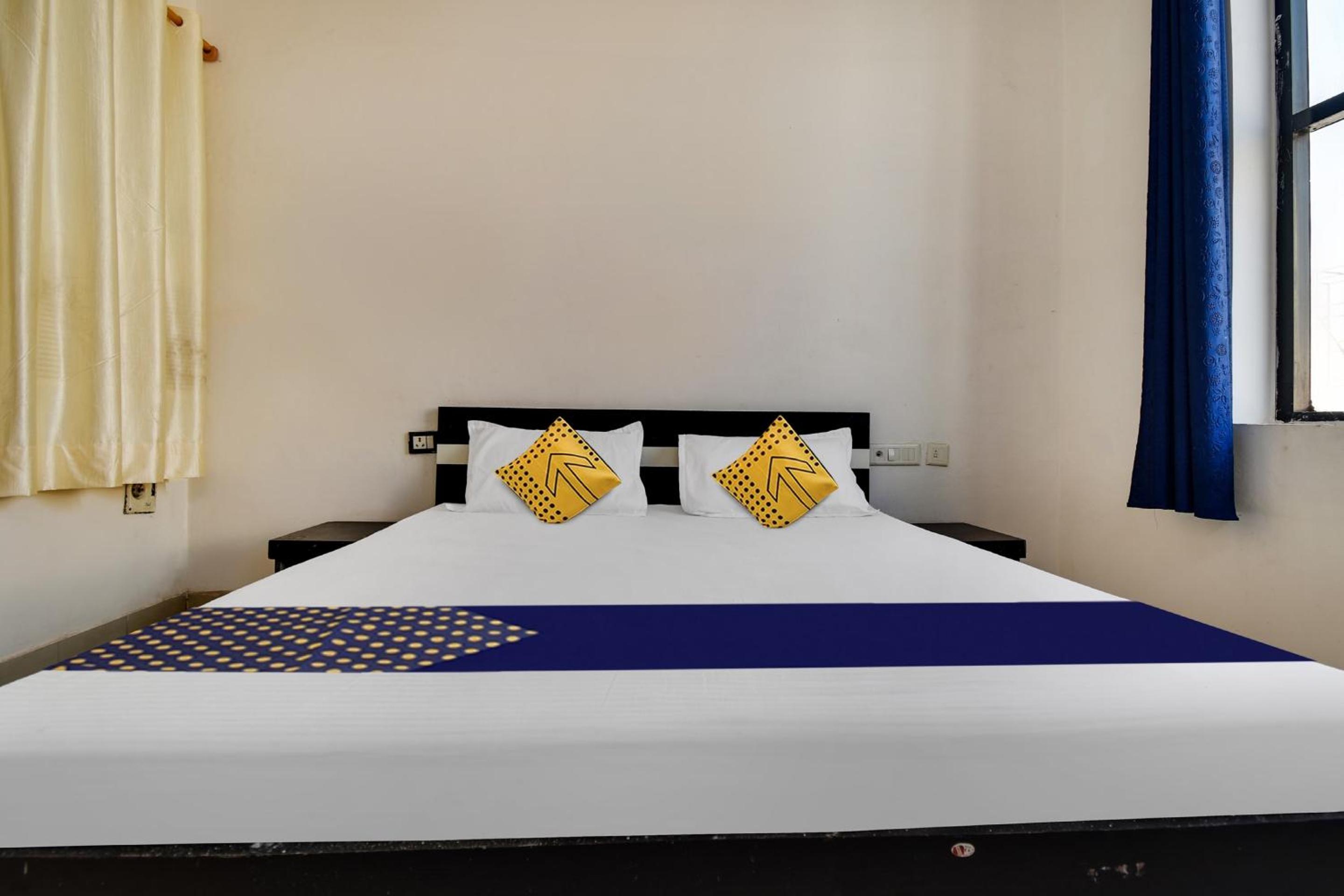 Hotel O Crown Plaza