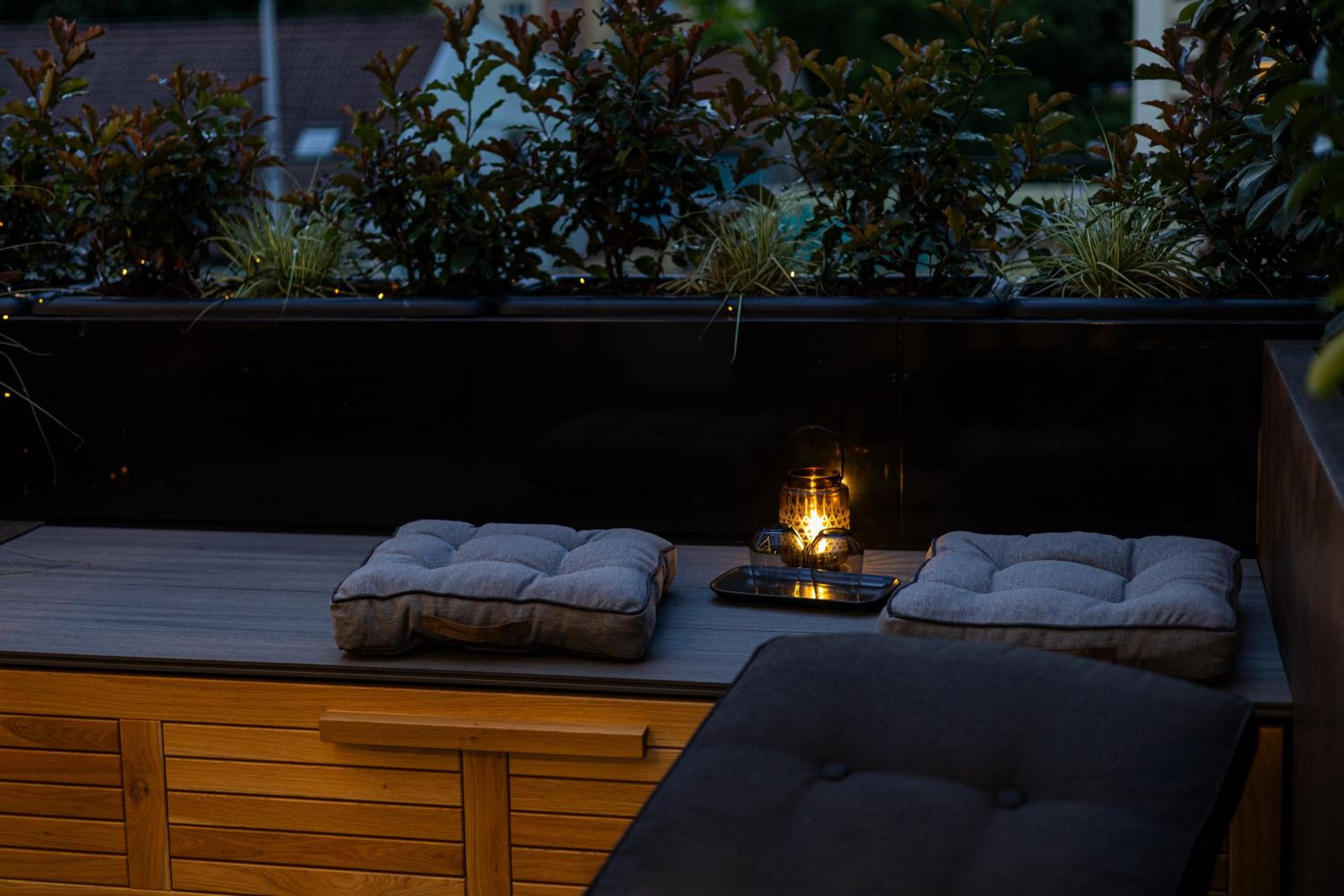 DH Private Flowers Terrace and Sauna Luxury Apartment 2kk, 2x SmartTV-NETFLIX, Free Parking, Gym