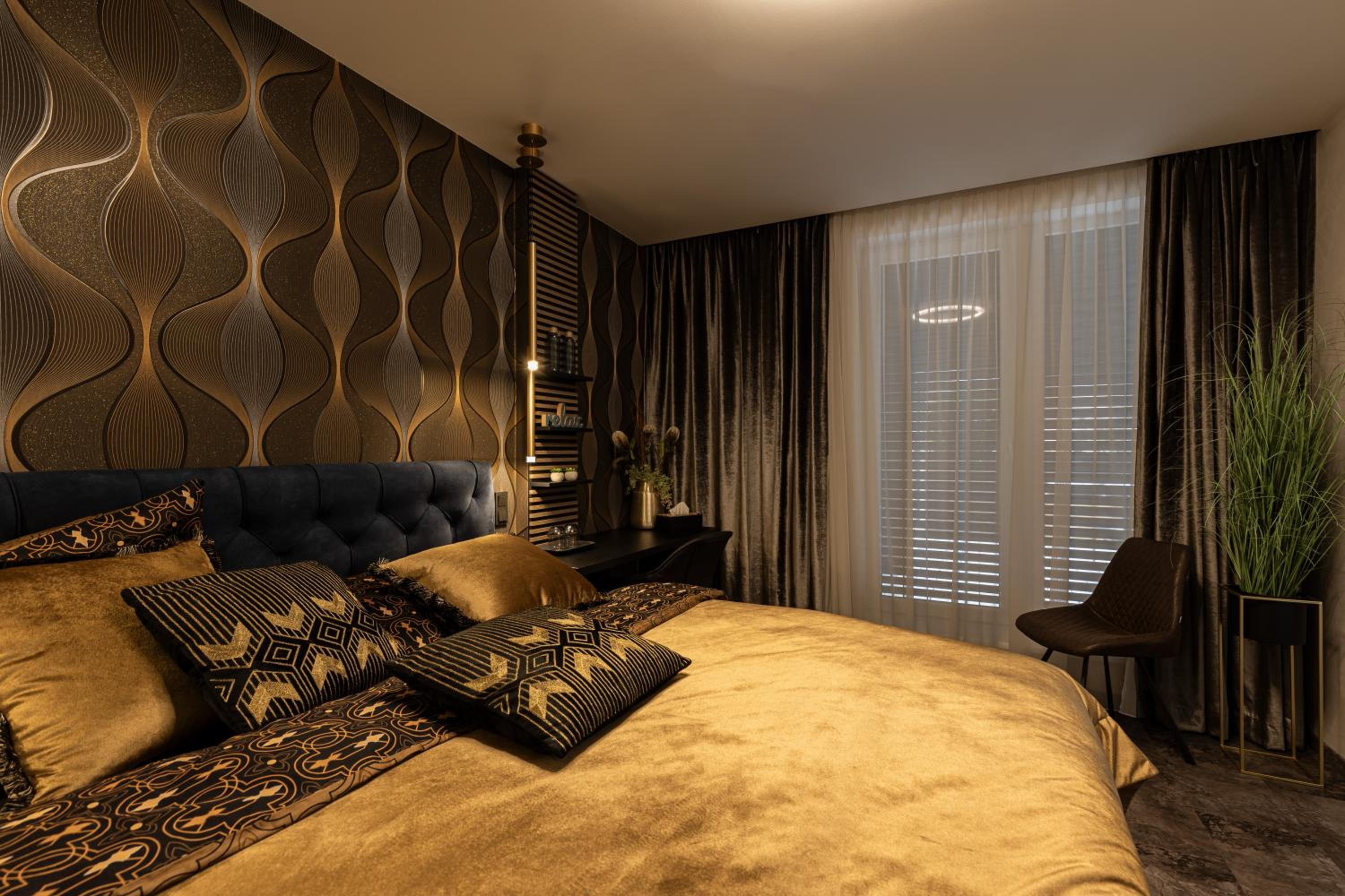 DH Private Flowers Terrace and Sauna Luxury Apartment 2kk, 2x SmartTV-NETFLIX, Free Parking, Gym
