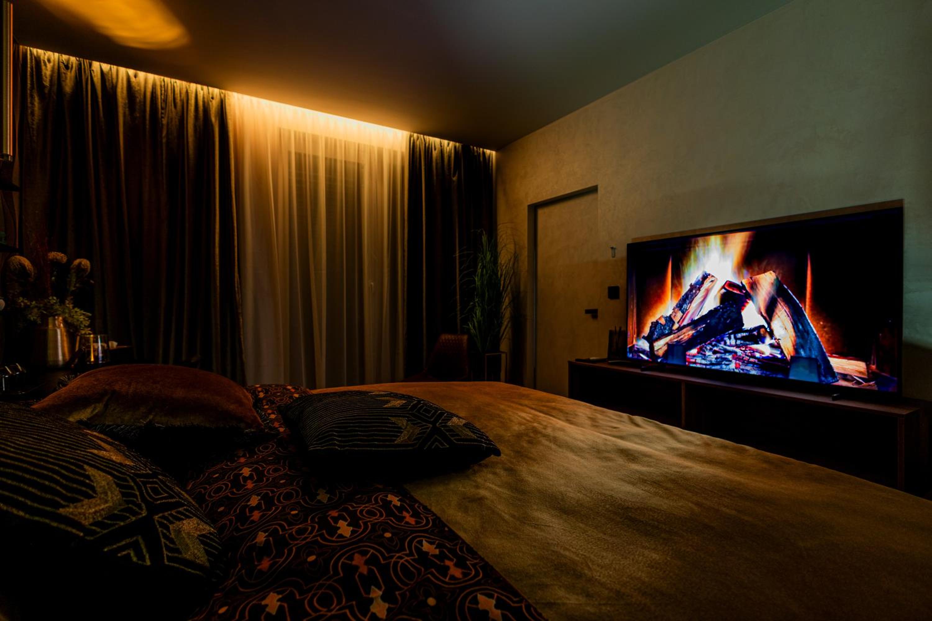 DH Private Flowers Terrace and Sauna Luxury Apartment 2kk, 2x SmartTV-NETFLIX, Free Parking, Gym