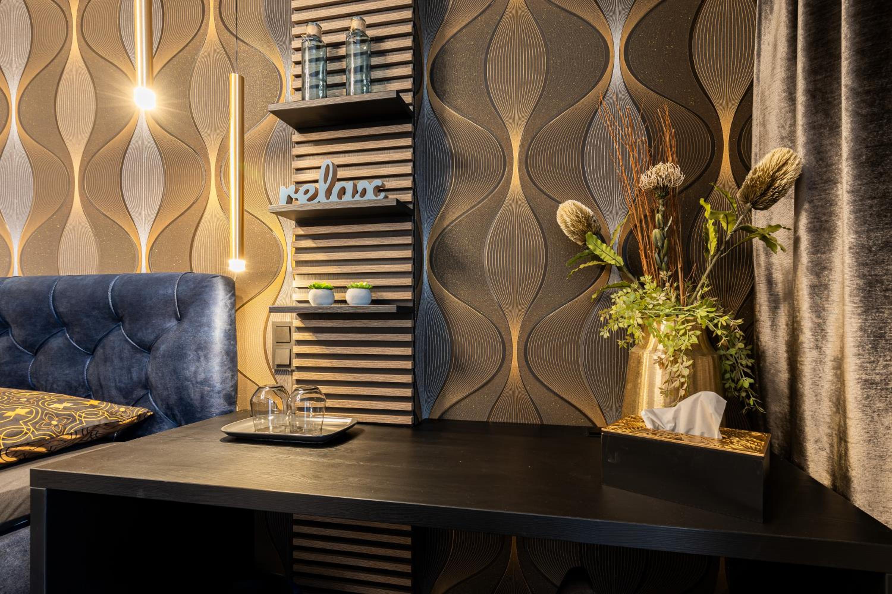 DH Private Flowers Terrace and Sauna Luxury Apartment 2kk, 2x SmartTV-NETFLIX, Free Parking, Gym