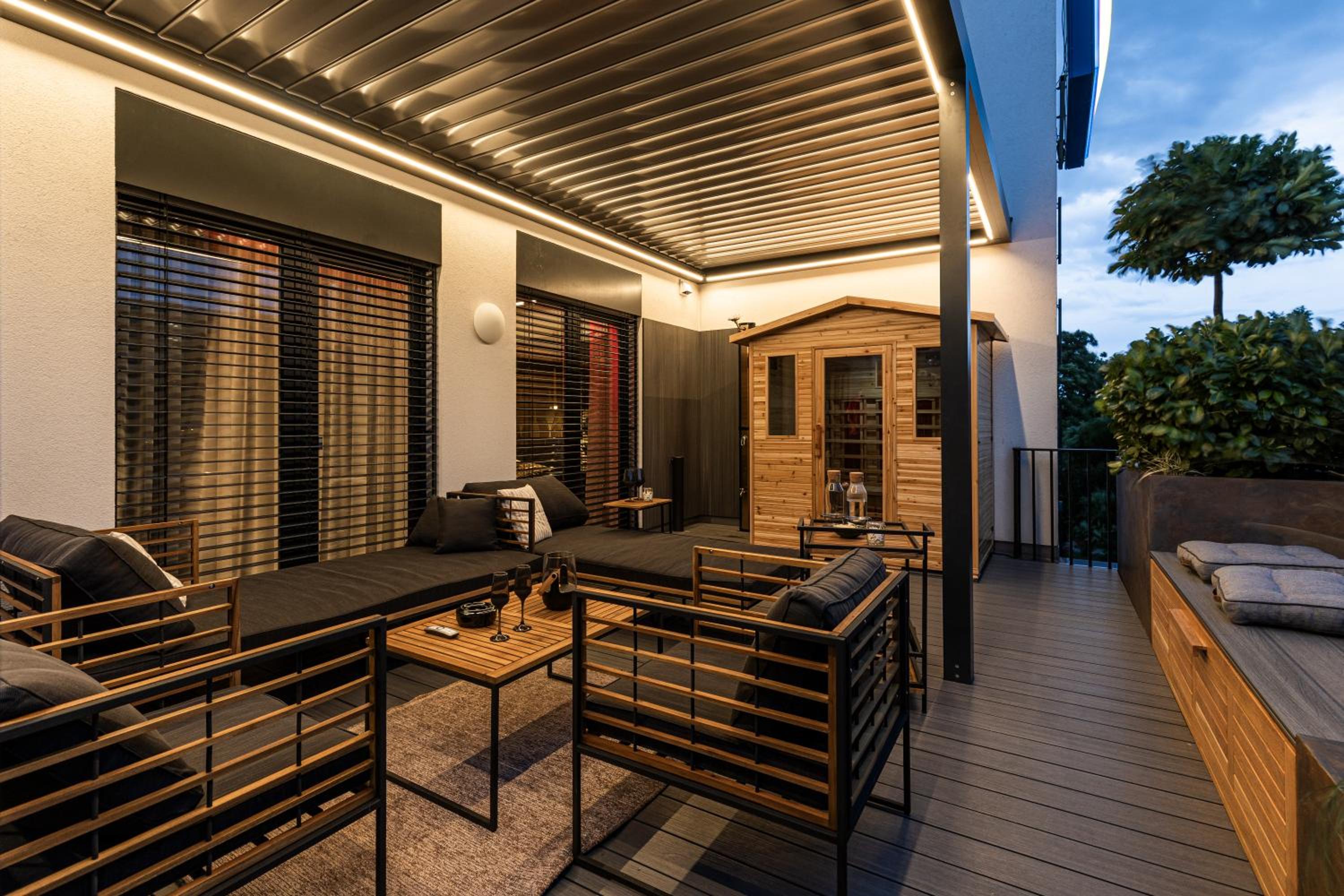 DH Private Flowers Terrace and Sauna Luxury Apartment 2kk, 2x SmartTV-NETFLIX, Free Parking, Gym