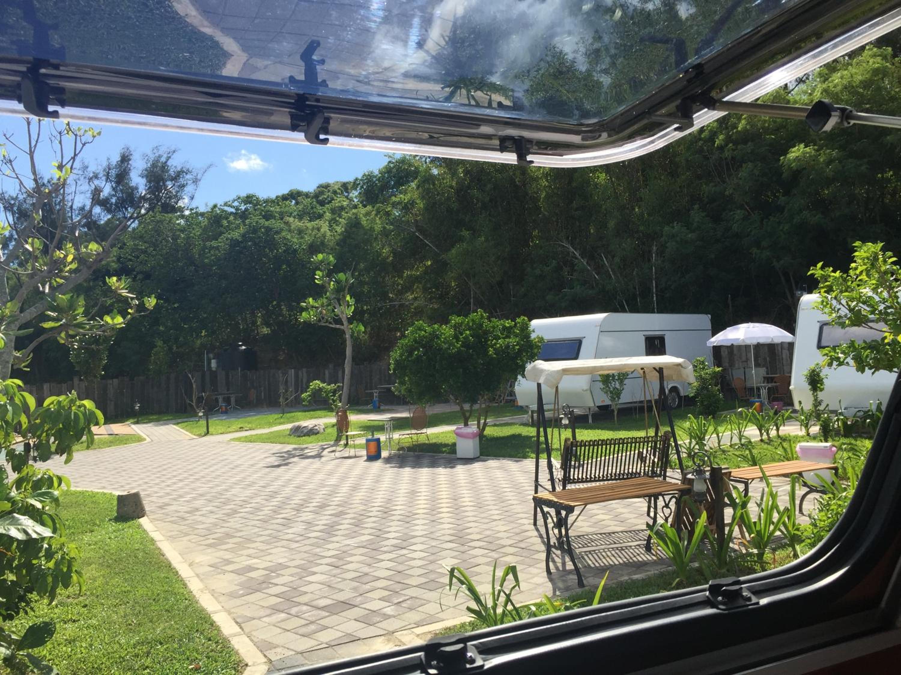 Kenting Houbihu Camping Car B&B