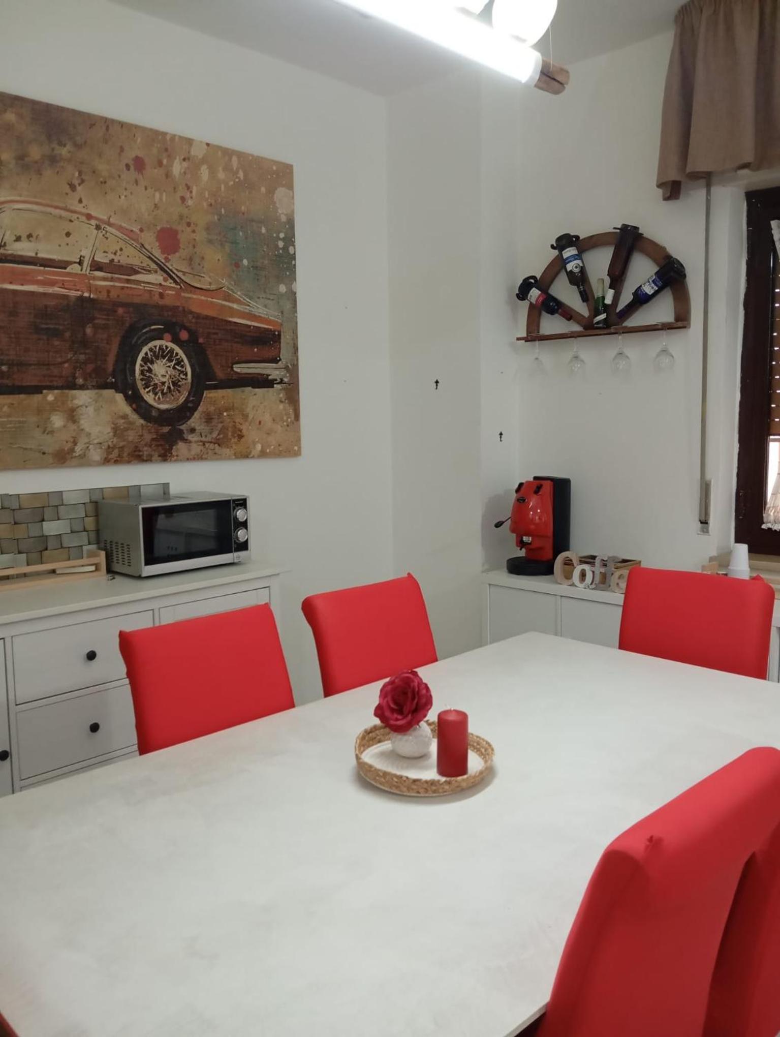 Cari Dei Home