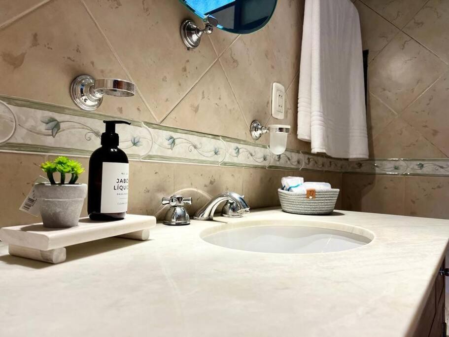 Lindísima casa con pileta en la Quinta Sección