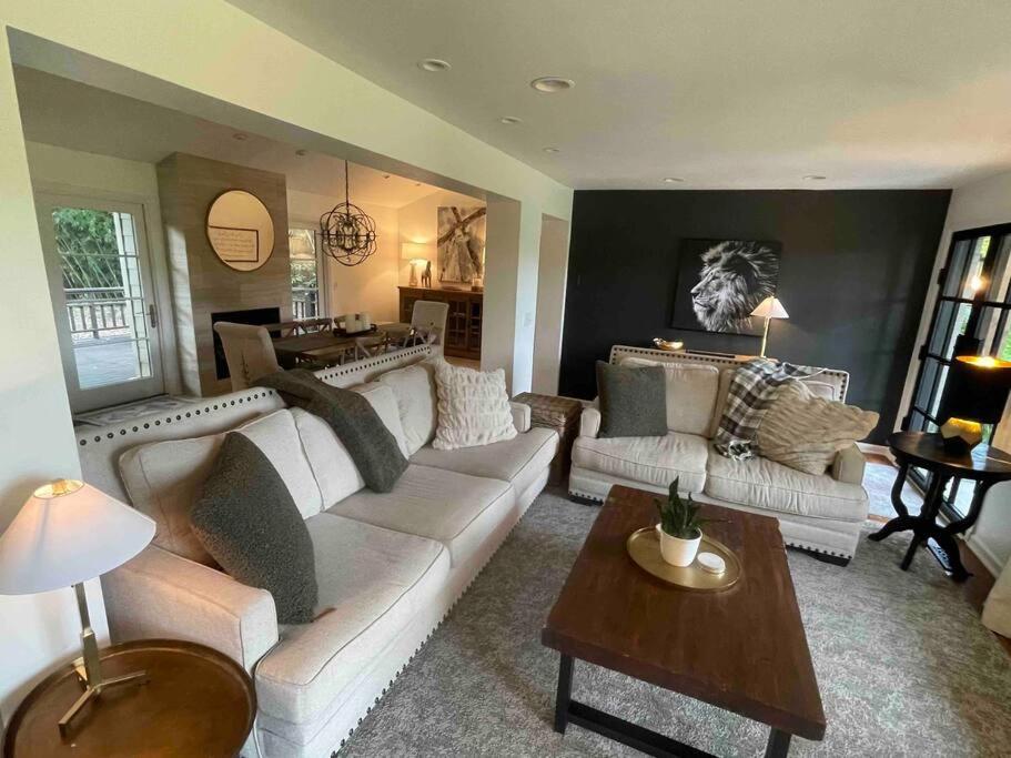 Stylish Private Home 1 mile from Downtown Franklin view 4