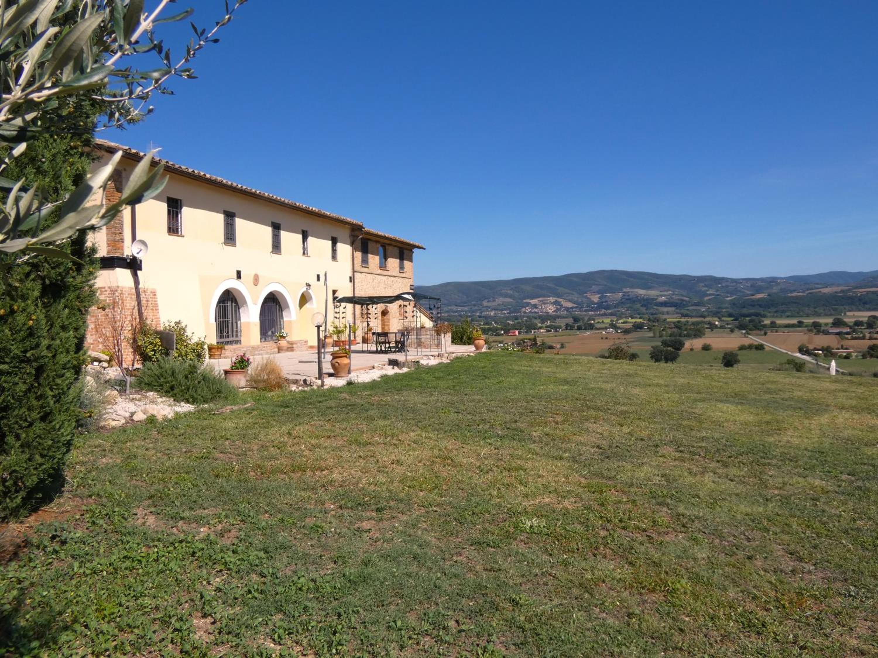 Escape to Umbria, Apartment 1 view 4