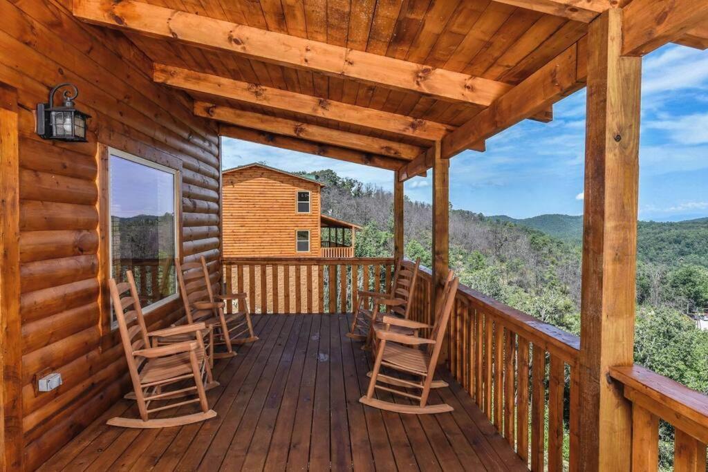 Heavenly Daze Amazing Mountain View, Hot Tub, Game Room! view 4