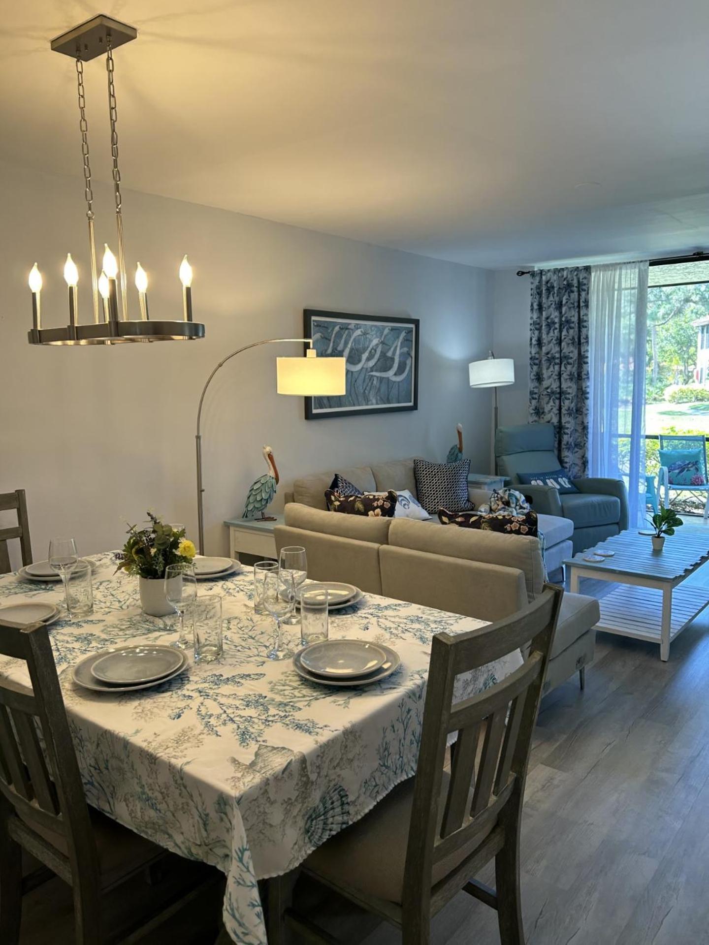 Waterview Oasis Retreat, minutes to Anna Maria Island and IMG view 5