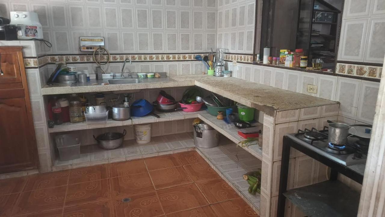 3 NOCHES MINIMAS ESTACIA-HABITACION APARTAMENTO COMPARTIDO-VENTILADOR NO aire acondicionado