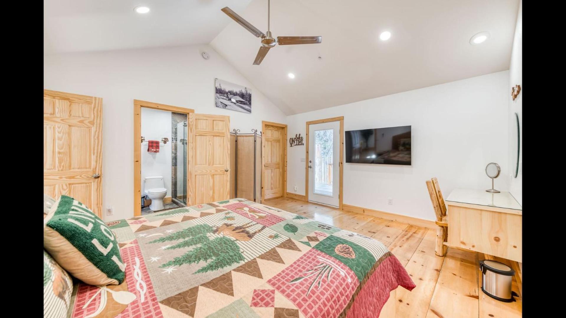 #2 Cottage Like Suite With Private Hot Tub view 4