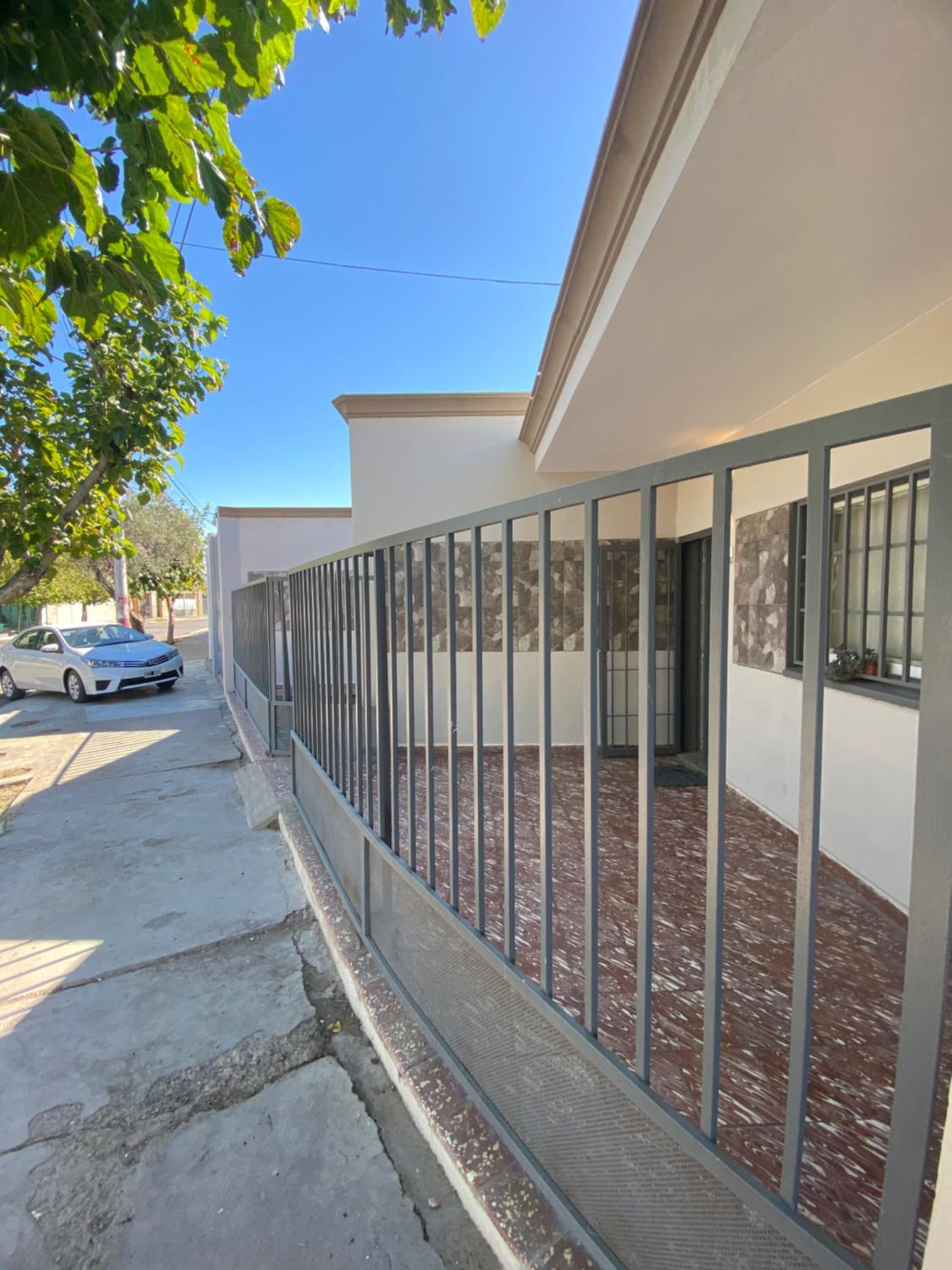 Casa a estrenar con cochera
