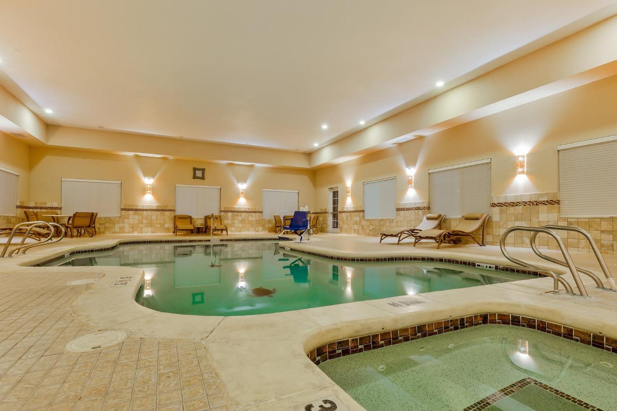 Alpine Vacations - Holiday Inn Express and Suites Alpine, an IHG Hotel - Property Image 5