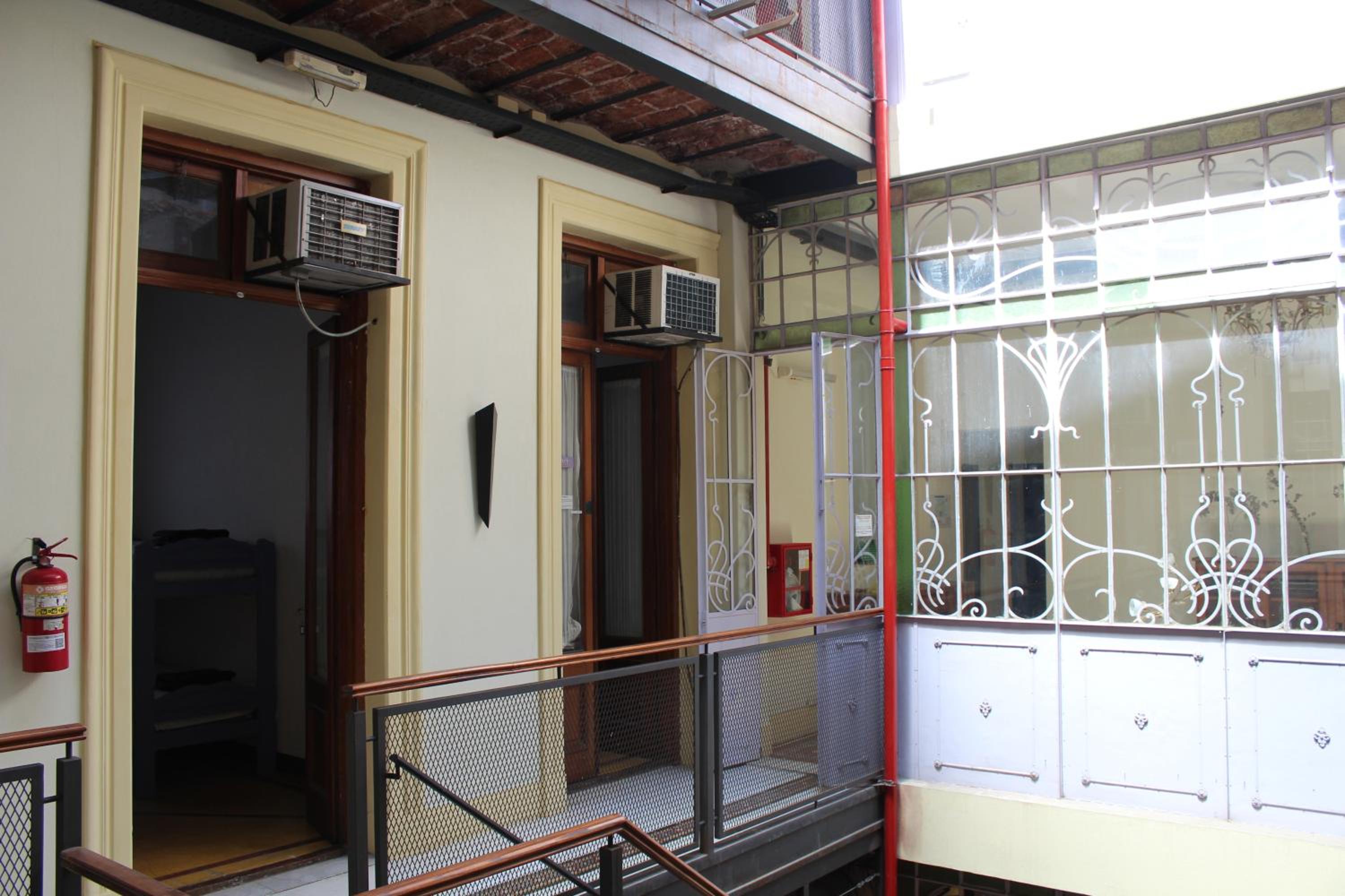 Parla Hostel