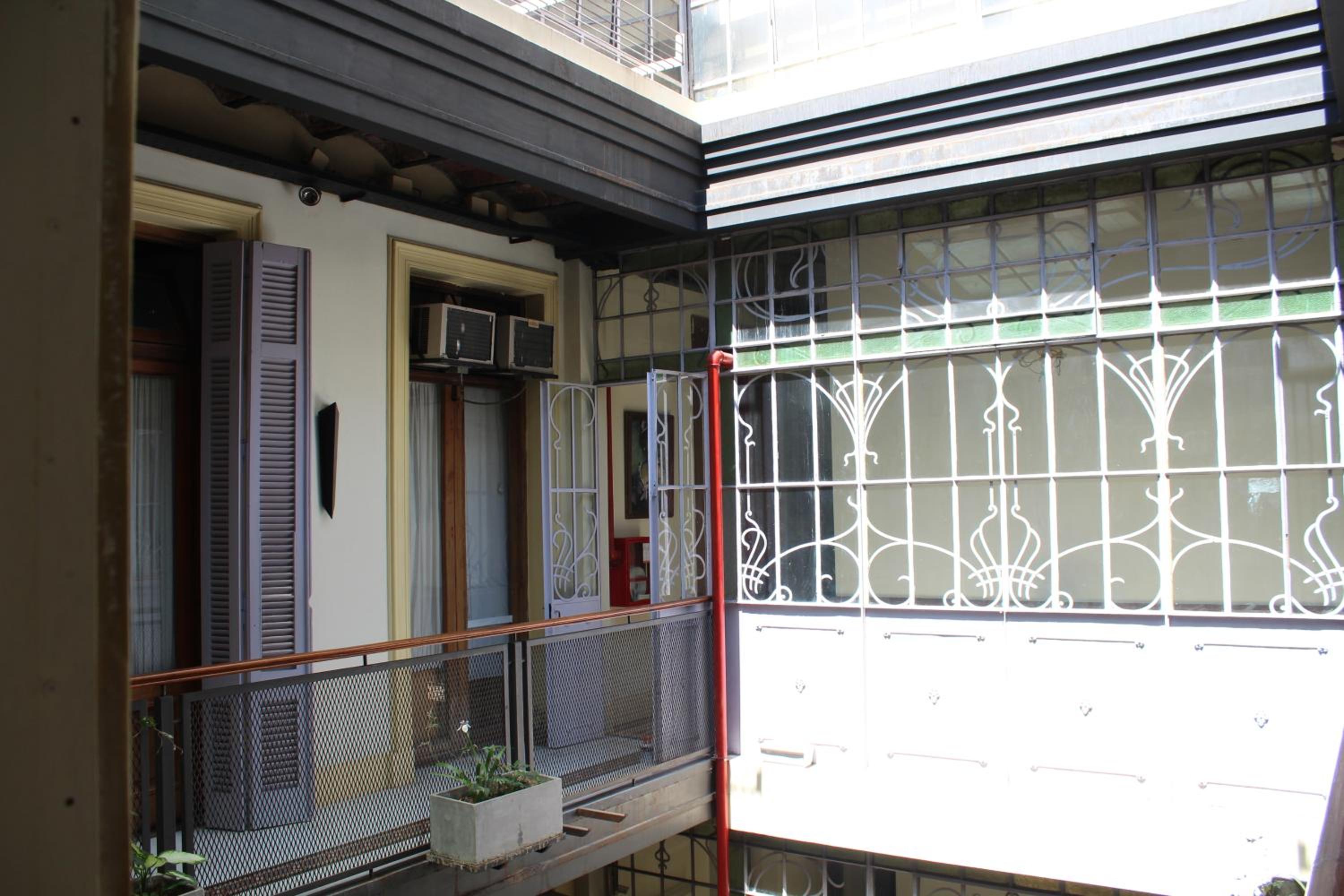 Parla Hostel