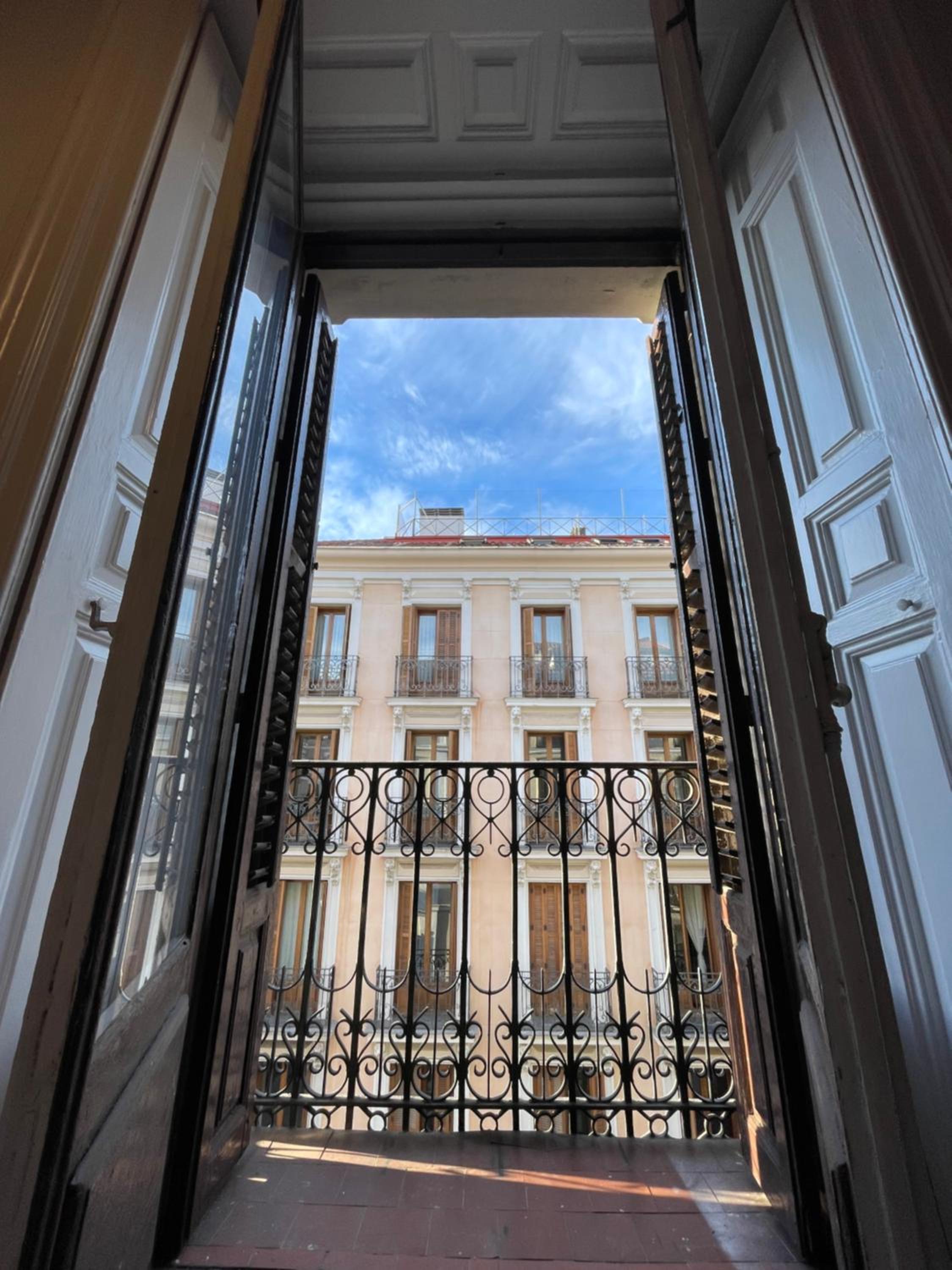 The SECRET PALACE photo 2