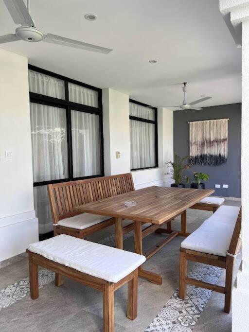 Amplia y luminosa casa con excelente ubicación