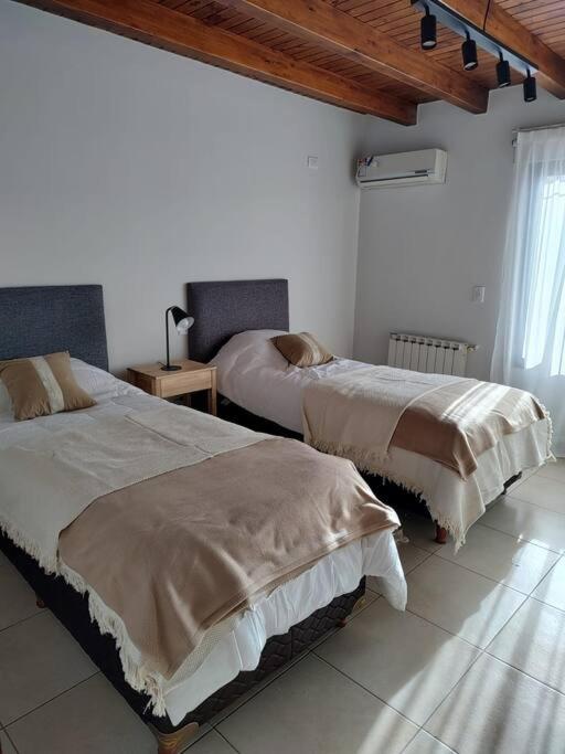 Amplia y luminosa casa con excelente ubicación