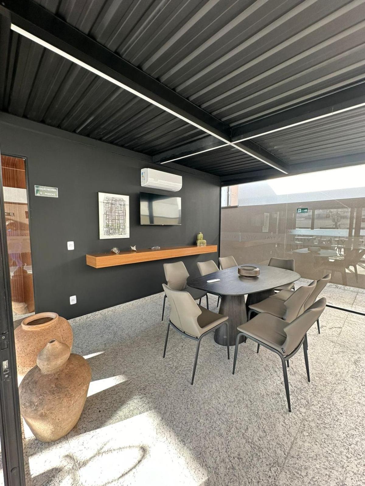 Studio central com lazer e spa